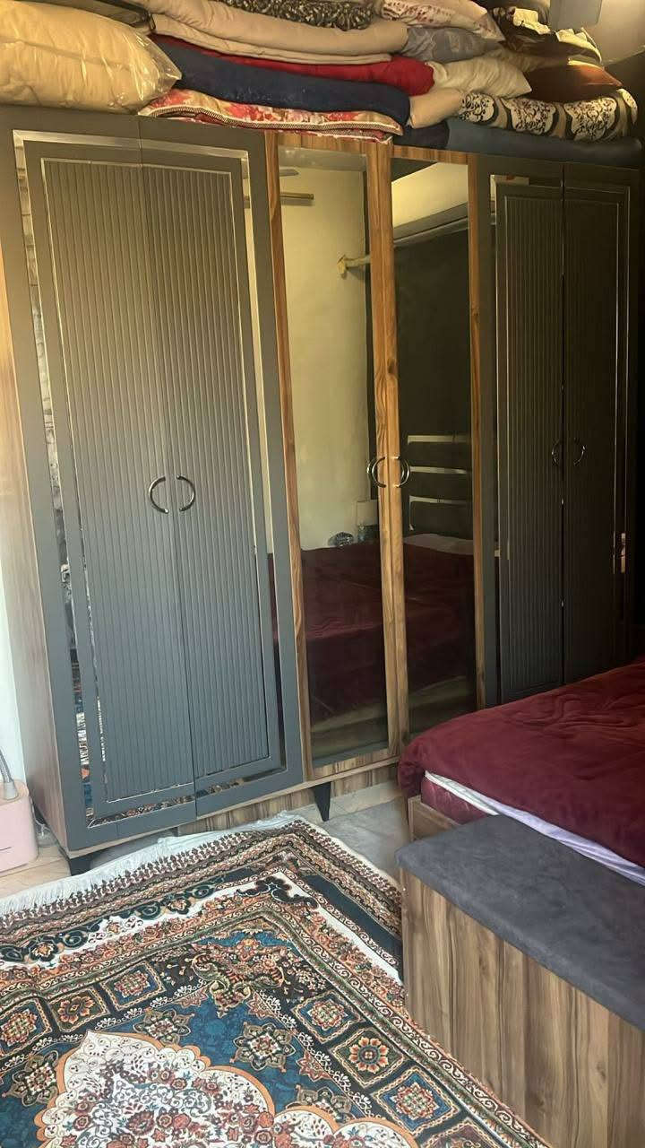 اسلام عليكم غرفة اخشاب البيع غرفة نضيفة حيل 9قطع جاهزة مكان براقي حيل نضيفات قرفة مفتوحة مرة وحدة 
كنتور مقسم 6بيبان ميز جاهز مراية جاهزة تاخذ غرقة تترحملي مكاني بغداد حي نصر سياحي *********** 600بيهة مجال
