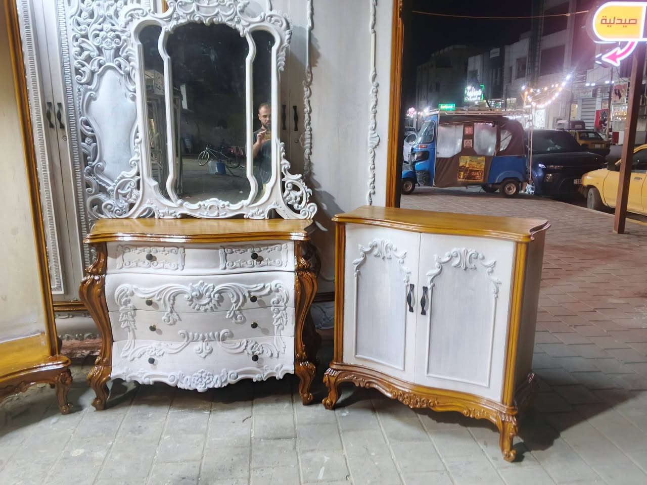 غرفة نوم مستخدم صاج داخل وخارج صاج فرعونيه ام جعب غزال صبغ ابيض طافي  وصاج السعر 675الف  العنوان بغداد موبايل ***********لدينا خدمة توصيل بكروه
