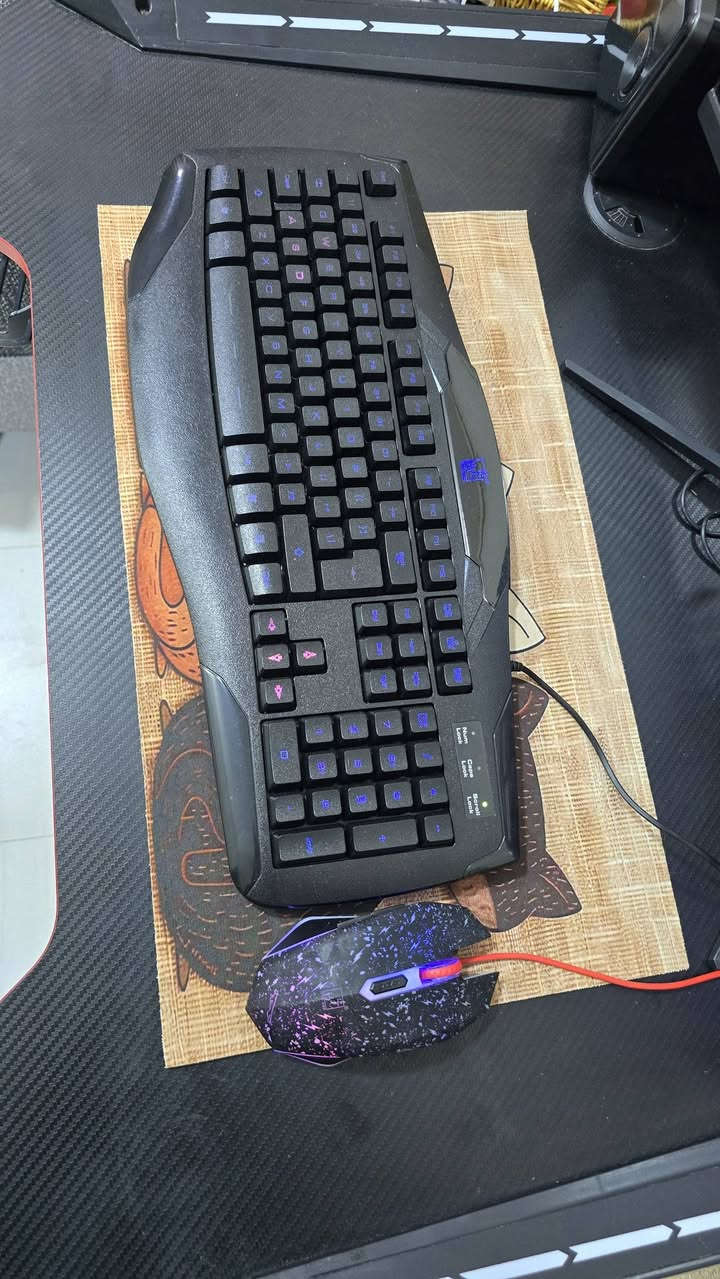 كيبورد و ماوس طلعلي بلامزون
مال كيمنك يرهم لل PC و Xbox و بلي 4 و بلي 5

اضاءه RGB

السعر 15 الف وتوصيل مجاني
 للحجز والاستفسار واتساب // ***********
