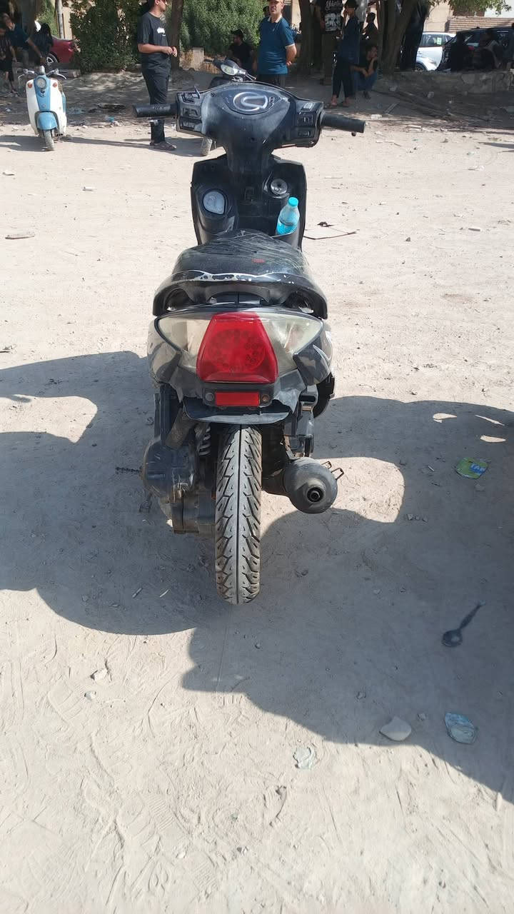 سلام عليكم شباب هاي الدراجه للبيع مااعرف شني نوعيته و الدراجه كهربااياته كله شغاله حلوه ونضيفه مال جناي *********** سعر 200 وبيه مجال للشراي مكاني بصره قضاء المدينه اهوير @

