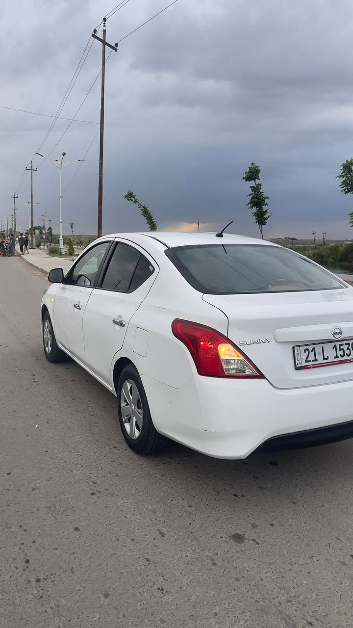 السلام عليكم 
سني هندي ٢٠١٥  للبيع او المراوس حسب القناعه
مكفوله لا ضربه ولا صبغ فقط ملاحظات 
جاهزه من كلشي صدر تايرات كلو جديد رقم سليمانيه دولي بأسمي ***********
