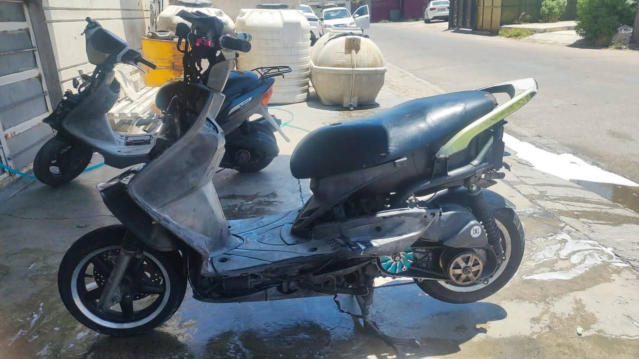 السلام عليكم سكنس فحل نوزل خطين للبيع او مراوس حسب القناعه الدراجه نكره سلف بيه كلجات رياضي امامي وخلفي بيه فيتبم ونوزل 12زرف يعني هاون الدراجه بوشه 58ونص بيه خيط تبخير السعر 400وبيه مجال للتواصل بس وتساب ***********
