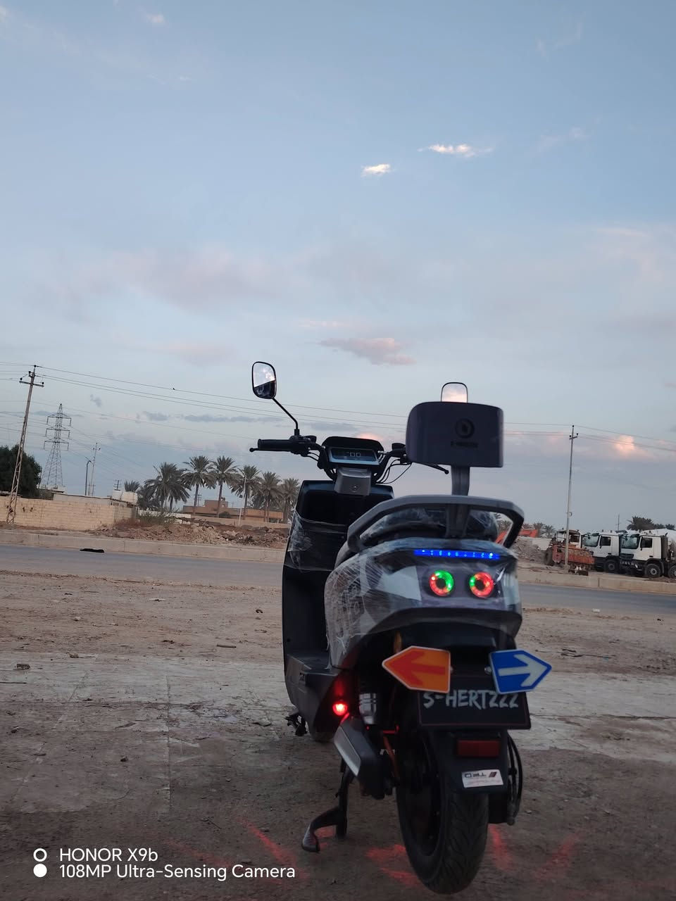 السلام عليكم شباب دراجه نظيفه كل شيء ما بيها ست بطاريات حجم كبير دراجه نظيفه مكاني بسمايه قريه عشره السعر 600 وبيها مجال هذا الرقم *********** وبي واتساب

نص مكتوب في الصور:
- HONOR X9b
- 108MP Ultra-Sensing Camera
- HONOR X9b 108MP Ultra-Sensing Camera
