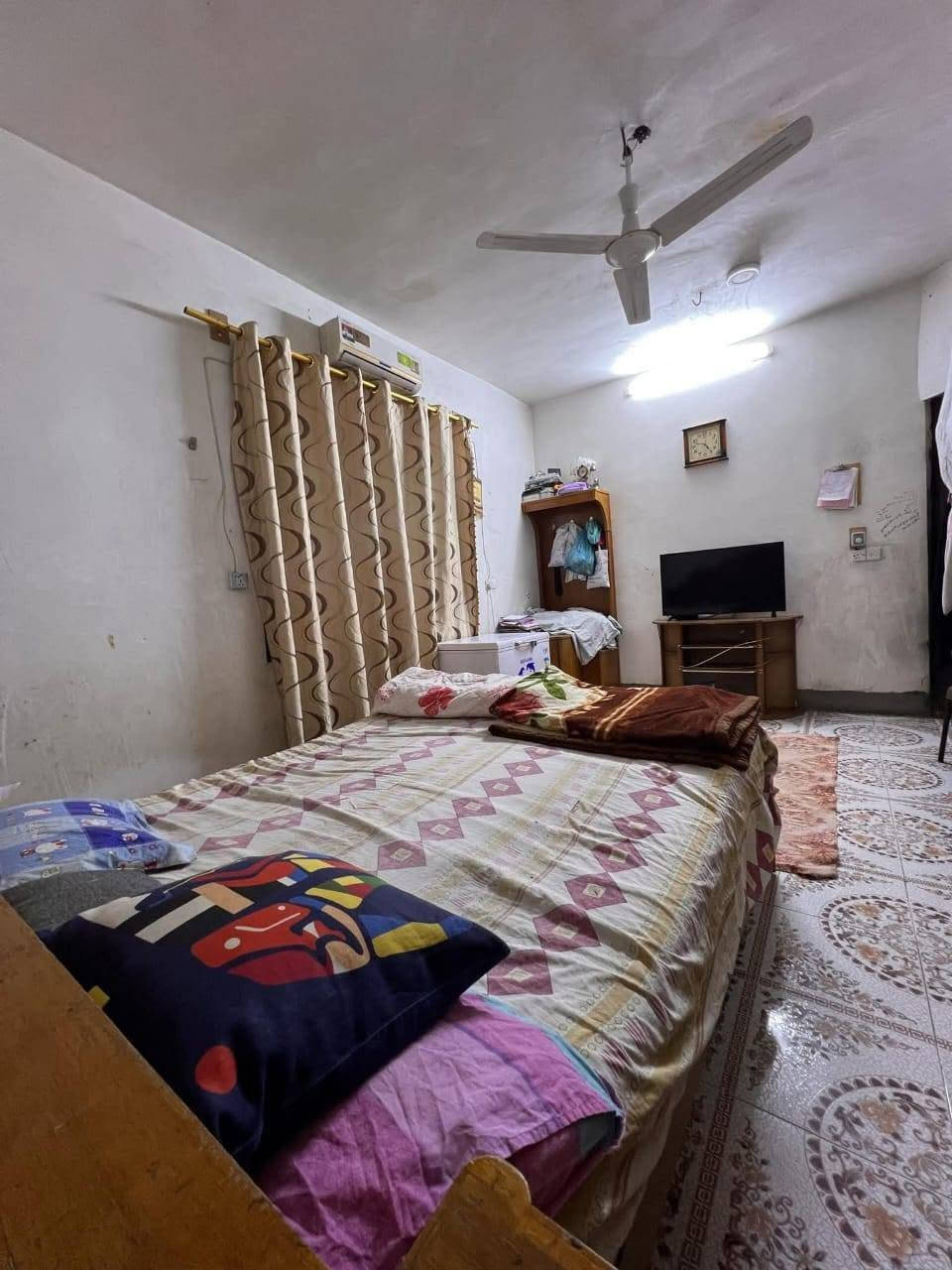 🏠 دار للبيع – الوردية
📍 الموقع: حلة – الوردية، خلف جامع حمزة العبود
▪️ دار طابقين
▪️ 5 غرف نوم
▪️ صالة واستقبال
▪️ مجمع صحيات داخلي وخارجي
▪️ مخزن
▪️ حديقة
📐 المساحة: 200 م²
💰 السعر: 60 مليون دينار ✅ يوجد مجال بسيط
📌 البيع مكاتبة فقط
📞 للتفاصيل والمراجعة: مكتب الوسيط
أو التواصل على الرقم ***********
