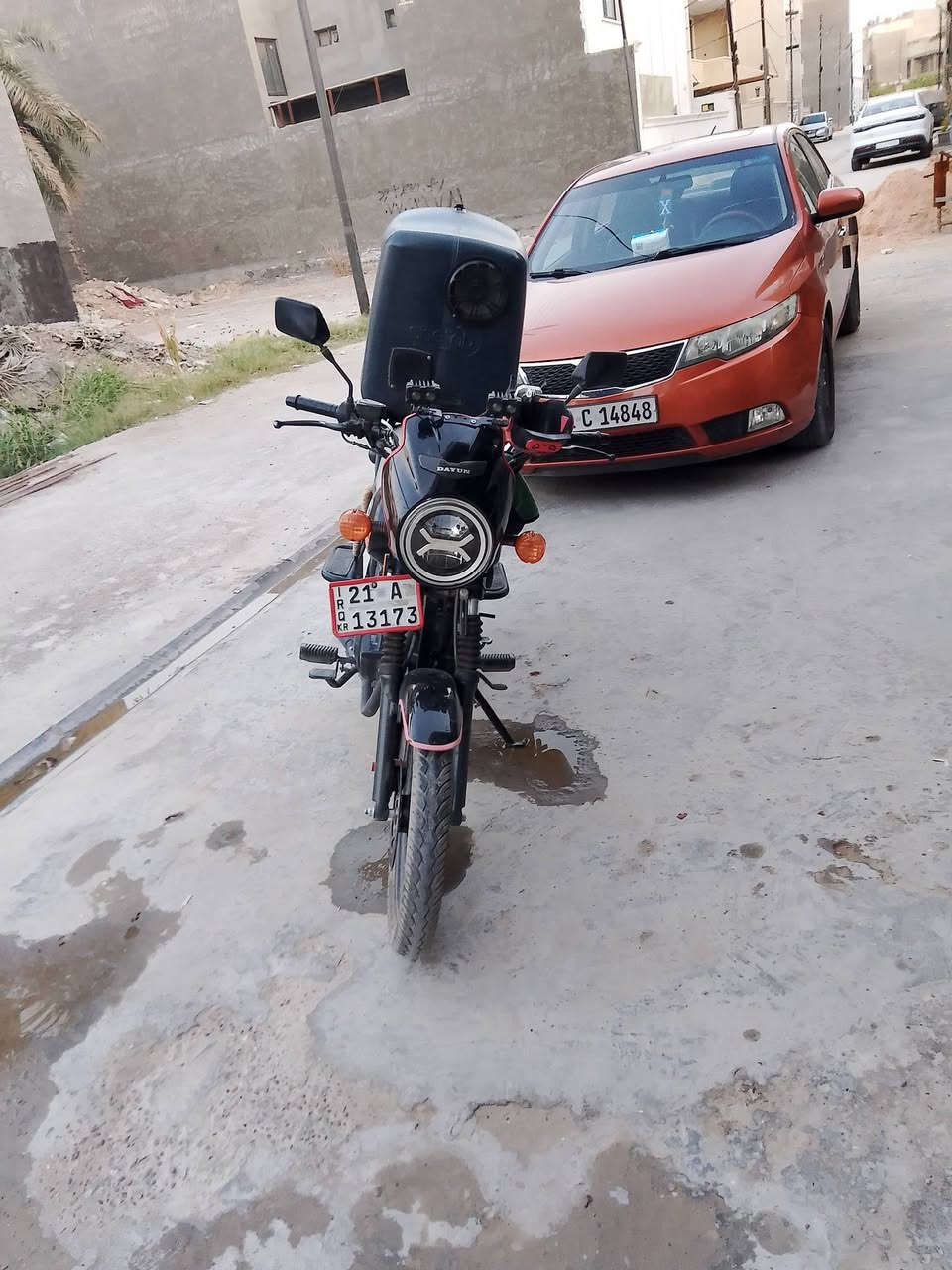 سلام عليكم 
البيع مرقم كامل دايوان صار ٦ شهر من ماخذهه زيروه 
هزاز ما بيهه بعدهي بسم شركه يعني تتحول بسمك كبل رقم
سلمانيه ضمان تحويل لي حاب يشتري يتواصل وياي 
***********
