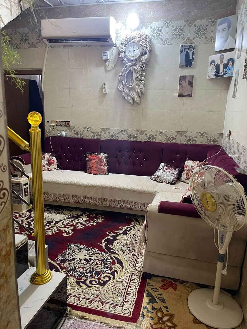 السلام عليكم بيت للبيع 
​المساحة: 50 متر مربع
​التفاصيل الداخلية: مطبخ، صالة واسعة، غرفة نوم، صحيات مرتبة.
​الموقع المميز:
​📍 العنوان: كربلاء المقدسة - حي ميثم التمار (قرب مستشفى الكفيل).
​المميزات: موقع هادئ وقريب من الخدمات، ويبعد عن مرقد الإمام الحسين (عليه السلام) مسافة 4 كم فقط
​سند 25 + قرار محكمة + مكاتبة أصولية مع صاحب الأرض مباشرةً السعر ٦٠ مليون 
***********
***********
