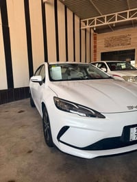 للبيع BYD سيل فايف 2025   ماشيه 9000 كم  ٢٠ و وميه ١٠٠ وبيها مجال بسيط...
