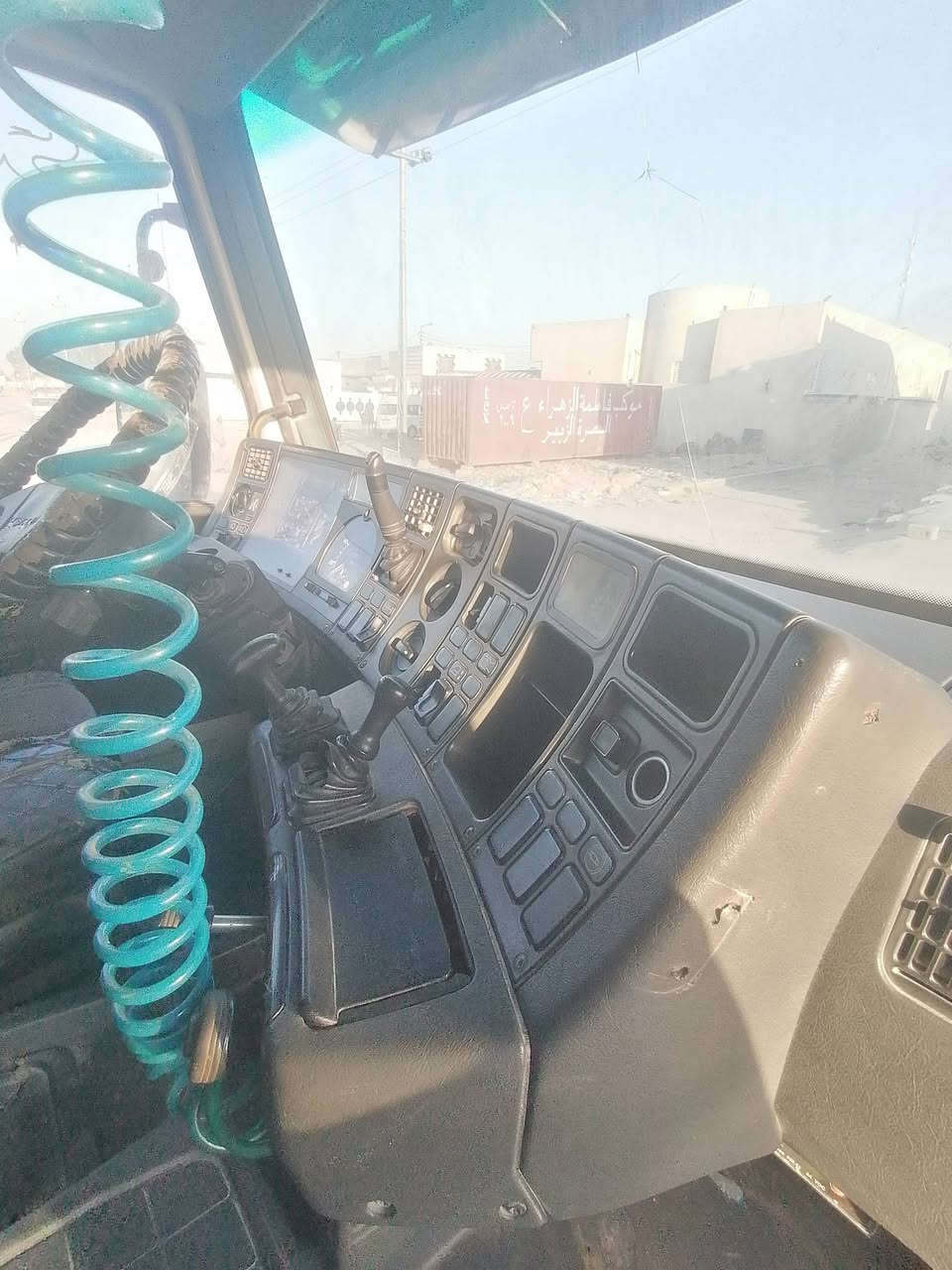 سكانيا ١١٣ محرك ١٢ ونص
كير ٩٠٠ رقم بصره ألماني تحويل مباشر

مجموعه كتر ١٩ تبريد بلادي شغال

بدي جديد السياره جاهزه للعمل

*********** البصره الزبير

السياره بيهه تطواله من السمجه

السعر دفترين
