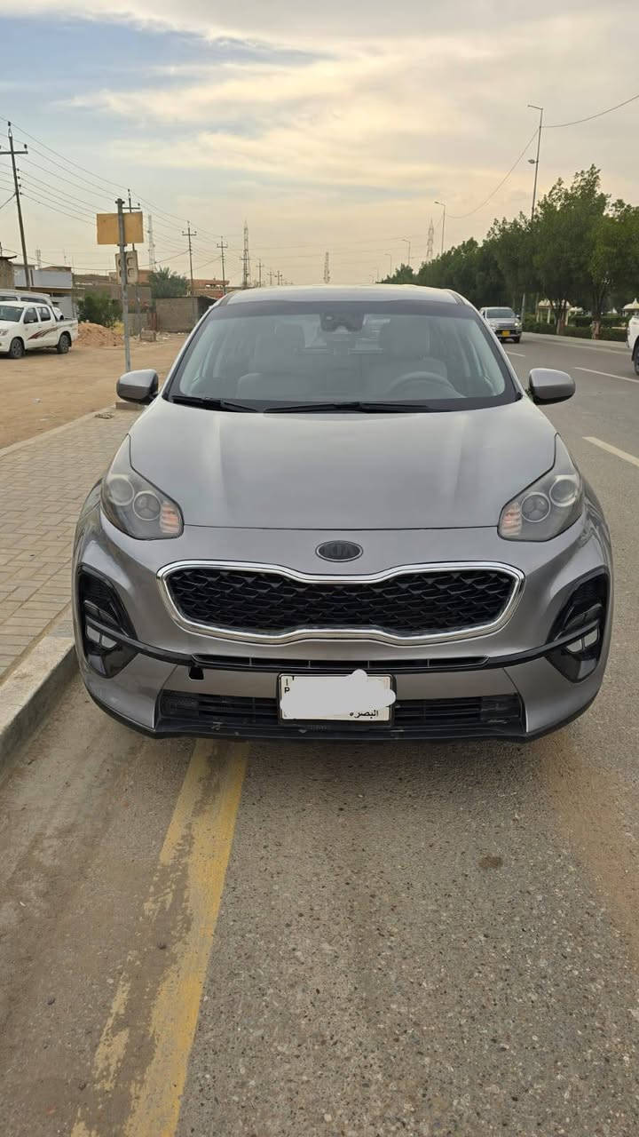 كيا سبورتج مديل٢٠ وارد امريكي حادثه دعاميه اماميه فقط بدون داخل وهنا بيه بارد بل باب الايمن مكينه كير مكفولات سياره جديده بدون نقص لسعر 148  رقم بصره مكانه بصره كرمه علي مكلف بل نشر للستفسار *********** البصرة, العراق
