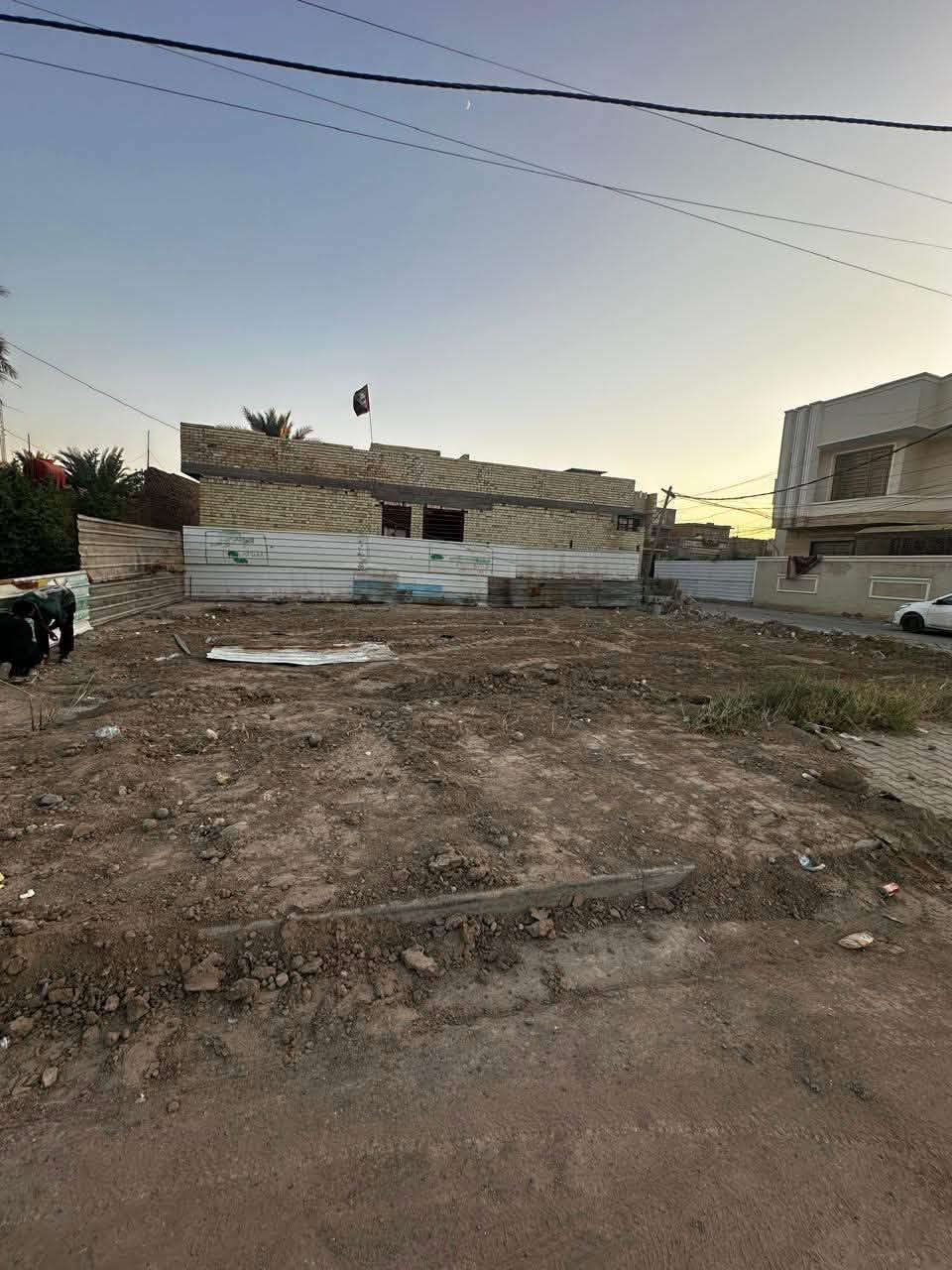 السلام عليكم قطعه البيع المساحه ٢٠٠متر ركن على فرعين وعلى الشارع الرئيسي العنوان الشعله الدوانم شارع مدرسة نساىم العلم السعر ١٢٠وبيها مجال وعادي ينباع منها نص او ٥٠متر الواجها ١٦متر والنزال ١٢ونص تصال ***********او مرسله الصفحه
