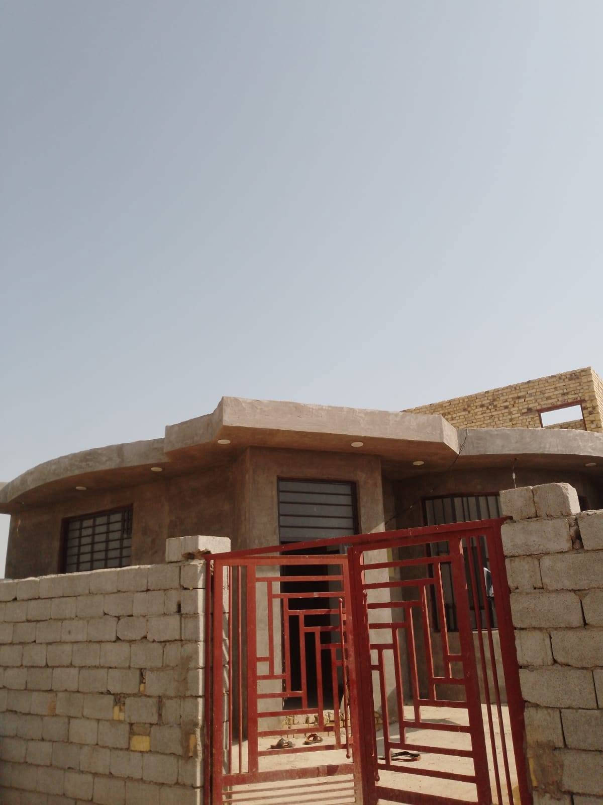 بيت في البشائر
للبيع مساحه 300
 مطلوب سكان البيع حي زهراء
 قرب مركز الشرطه البشائر الجديد يحتوي البيت 2غرف +هول +صاله + مطبخ + صحيات +بناء جديد البيت نريده 32 مطلوب إسكان 36
بشهر 221
الاستفسار
***********
