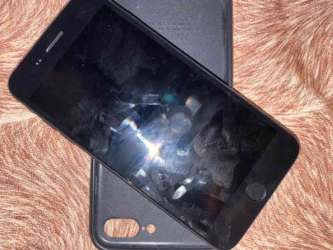 ايفون 7 بلاص
جهاز نضيف كلشي بي شغال 
فقط بصمه واكفه 
ذاكره 128
البطاريه 100 مبدله
السعر 100 وبي مجال
مكاني بغداد المشتل

نص مكتوب في الصور:
- Asiacell ▄▄▄▄▄
- 5:57 ص
- 26%
- البطارــة
- البطارية
- الحالة
- كما هو الحال مع البطاريات القابلة لإعادة الشحن، بطارية الهاتف
- قابلة للاستهلاك وتصبح أقل فاعلية مع الوقت. معرفة المزيد...
- 100%
- الحد الأقصى للقدرة
- هذا قياس لقدرة البطارية مقارنة بقدرتها عندما كانت جديدة. قد
- تسبب القدرة المنخفضة بتقليل ساعات الاستخدام بين عملية
- الشحن والأخرى.
- أقصى قدرة للأداء
- تدعم بطاريتك حالياً الأداء الطبيعي وقت الذروة.
- شحن البطارية المحسن
- للحد من استنزاف عمر البطارية، يتعلم الـ iPhone من عادات
- الشحن اليومية، بحيث ينتظر ولا يتجاوز 80% حتى يحين موعد
- حاجتك إلى استخدامه.
- Asiacell 5:57 AM 26% Asiacell عام حول البرنامج الثالت للمودم ICCID IMEI Bluetooth عنوان Wi-Fi شركة الاتصالات 50.0 Asiacell 8996405504466499400 35 381008 108172 6 78:4F:43:0B:89:77 78:4F:43:0B:89:76 6.03.02 متوفر السعة 103.13 غ.ب. 128 غ.ب. التطبيقات 18 131 الصور 212 مقاطع فيديو الأغاني 0