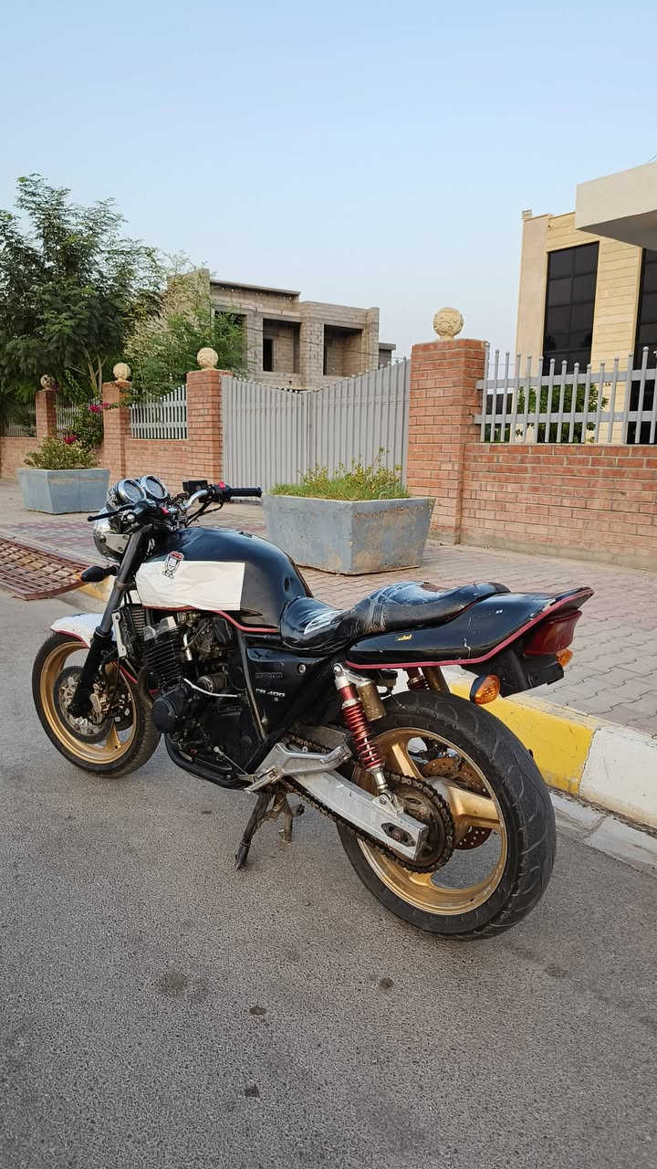 للبيع او مراوس سيبي فور جيل الاول موديل 98 اوراق كامل مابيها نقص الدراجه المكان ديالى السعر خاص ***********
