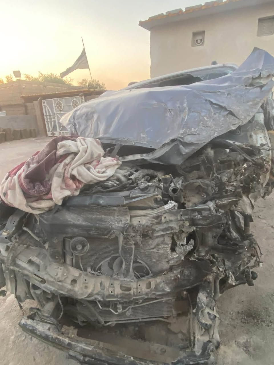 السلام عليكم سورنتو 2007خليجي تعرضت الى حادث كما موضح في الصور السياره سابقاً كفاله عامه من الشخط سياره رقم بصره تحويل ثاني يوم سنويه ل27محرك 3800كير ومكينه كفاله عامه سياره ابيعه على وضحه قيم بما يرضي الله رقم الهاتف***********رصيد فقط

واتساب***********

