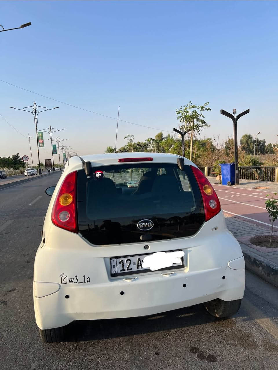 السلام عليكم 
Byd f0 للبيع 
موديل 2011
بدون صبغ 
ماشيه 180
الاضافات 
شاشه كبيره 
كامره خلفيه 
حساسات خلفيه
السيارة تحتاج محرك  
السعر 35 قابل للتفاوض 
الرقم :***********
رقم جديد غرامات صفر 
سيارة ب اسمي اني الشرعي
موجوده بحي العربي اليحب يشوفها سياره نضيفه من الداخل بدون اي عيب تعال شوفها وادلل
