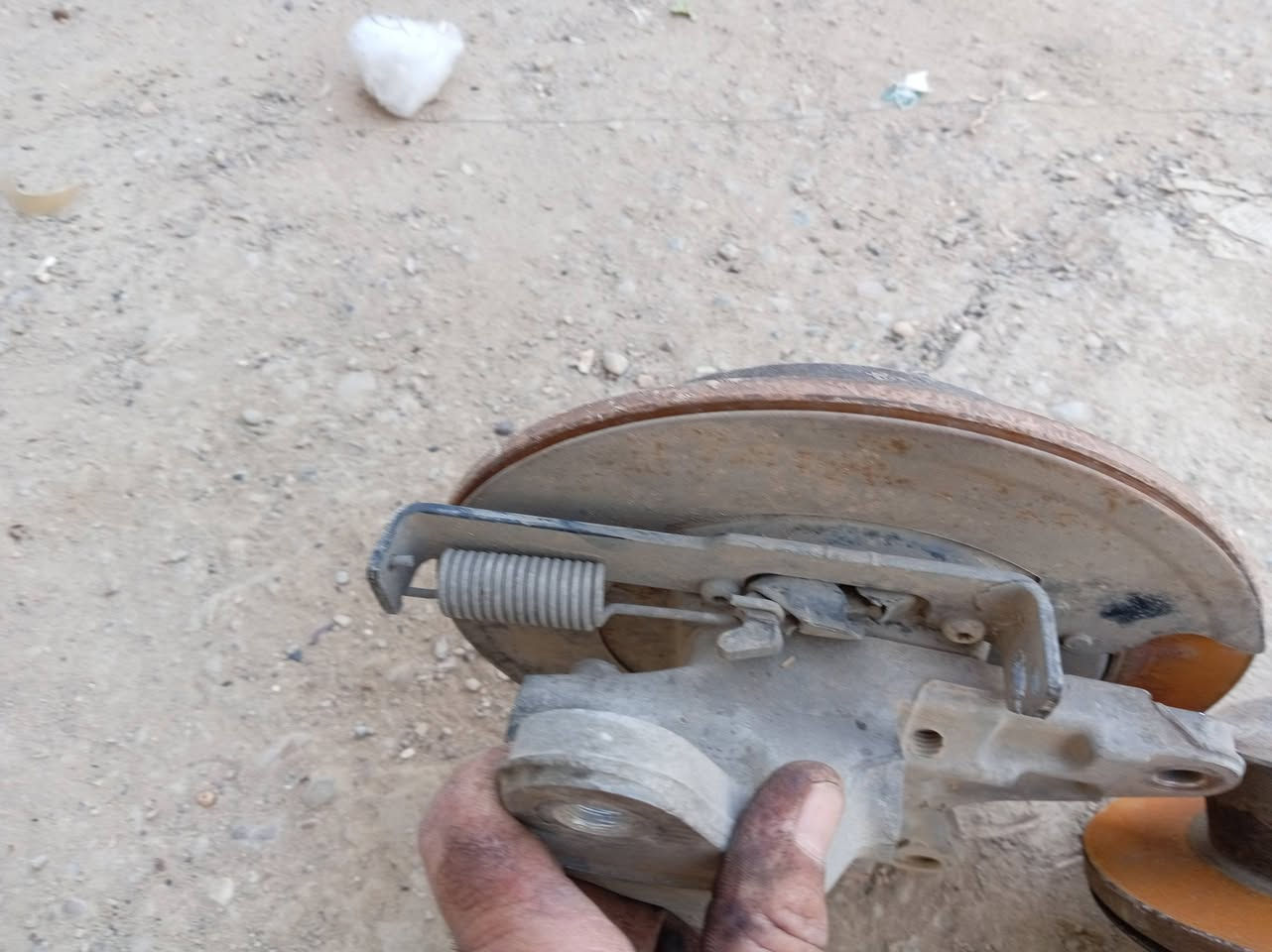 سلام عليكم فلنجات مع بوربرن ابوالحساس خلفي أمبالا حاويه مع فج واضح بالصور مكاني بغداد للتواصل واتساب *********** السعر 150
