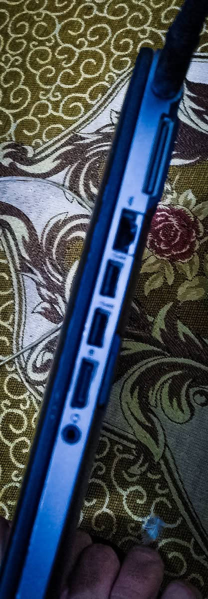 لابتوب أچ بي HP للبيع 
محدّث Windows 10 Pro 
يدعم جميع برامج السوشيال ميديا 
ذاكرة 500 
عيبه الوحيد استهلاك في البطارية 🔋ويمكن تشغيله على الكهرباء مباشرة بدون أي مشاكل. 
السعر خاص ماسنجر 
او واتساب / ***********
