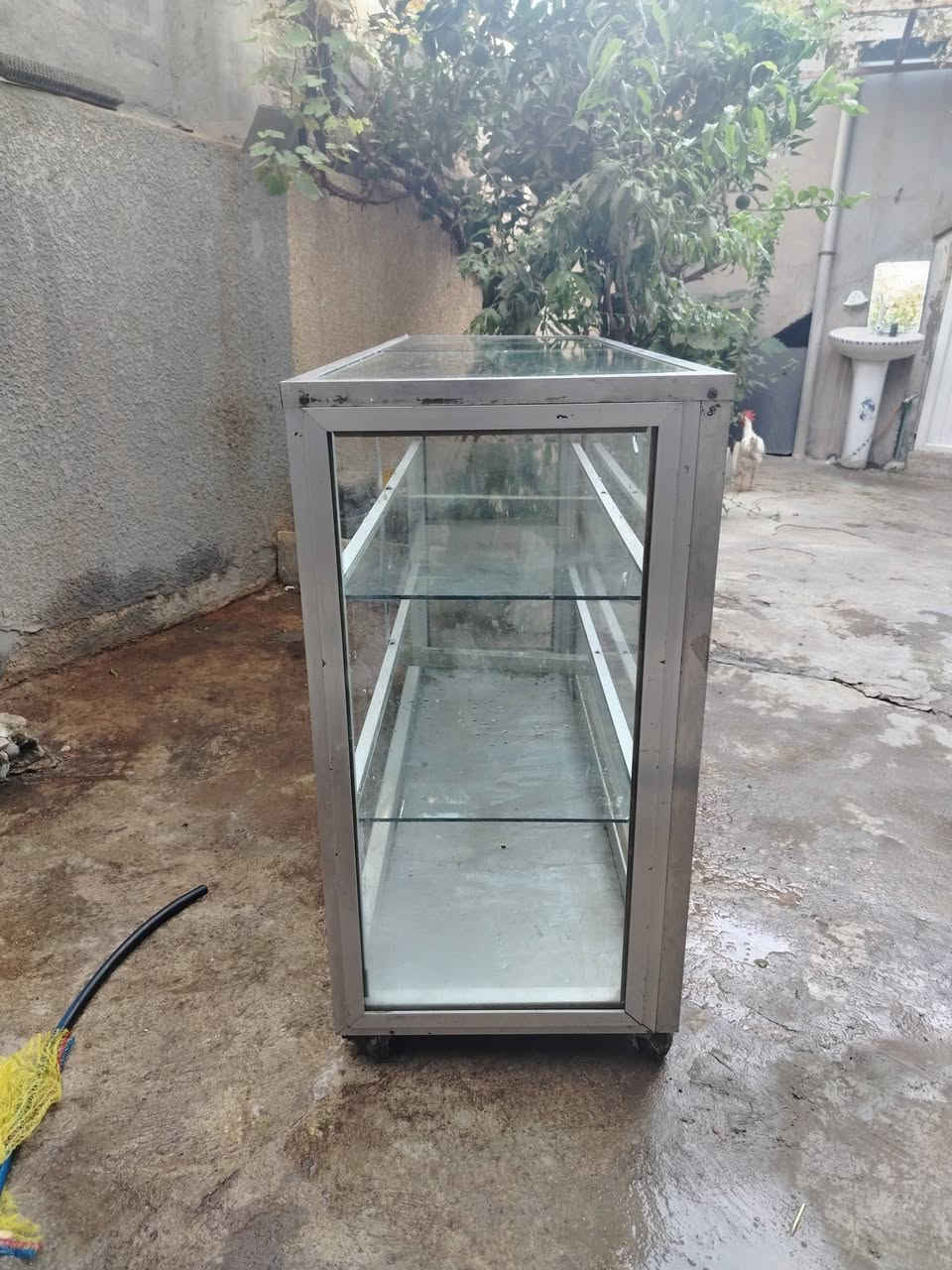 ميز عرض المنيوم الطول متر ونص العرض ٤٠ سم
يصلح للعرض للمحلات وللبيت لوضع الاغراض عليه
السعر ٤٠ الجامه الاماميه مفطورة
للاستفسار الاتصال على الرقم
***********
