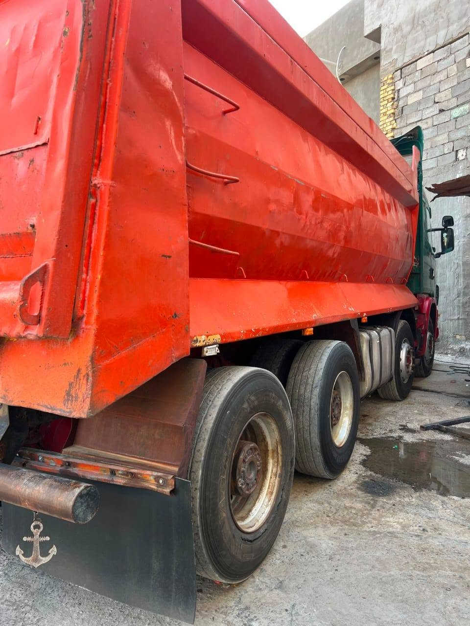 للبيع سكانيا الفينيه أصل ما معلايه عكرب دبل قماره بلاديه محرك 8 سلندر 480 كير 3x3 900 بدي حوضي رقم بصره مشروع وطني تحويل ثاني يوم سياره جاهزه للشغل مكانه البصره السعر 325 ورقه وبيه مجال الشراي يتصل *********** .

