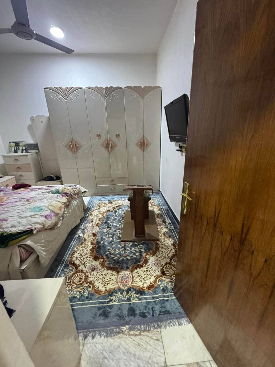 دار للايجار حديث مؤثث ✌🏻

الموقع / حي الصحة مقابيل مارينا  🏚️

المساحة /200

التفاصيل / 

الطابق الارضي / غرفتين  نوم ومطبخ وصحيات عدد ٢صالة هول طارمه ✌️

للاستفسار اكثر/
اتصال او واتساب 

***********
شركة المدهش للعقارات والمقاولات

