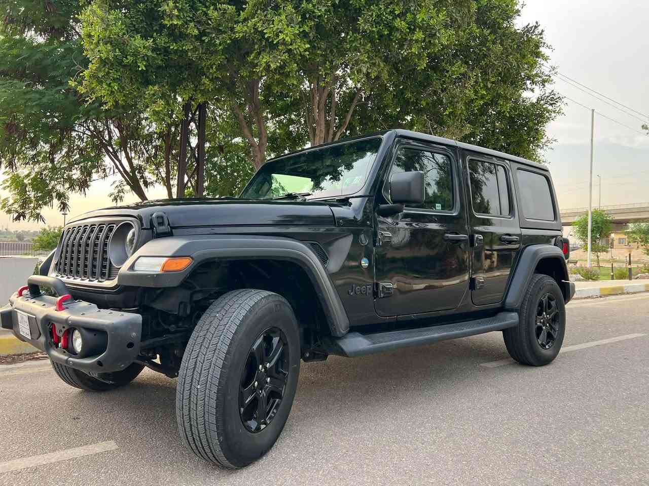 جيب رانكلر ٢٠٢٢ • مكينة ٣٦٠٠ • ١٠ الف مايل