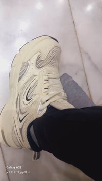 حذاء رياضي • مقاس ٤٣ • مقاس ٤٢