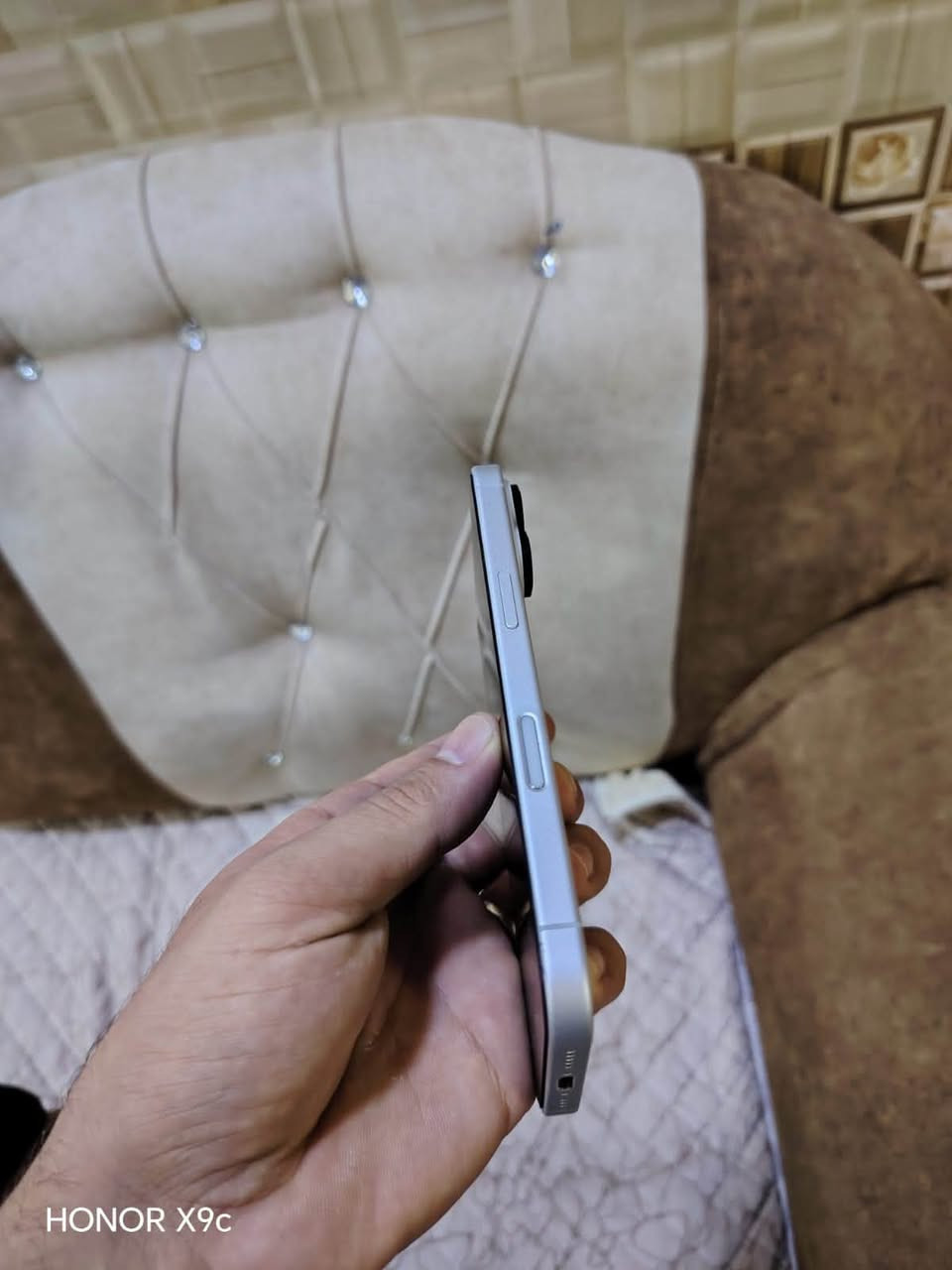 آيفون ١٦ • ١٢٨ جيجا • بطارية ٨٩٪