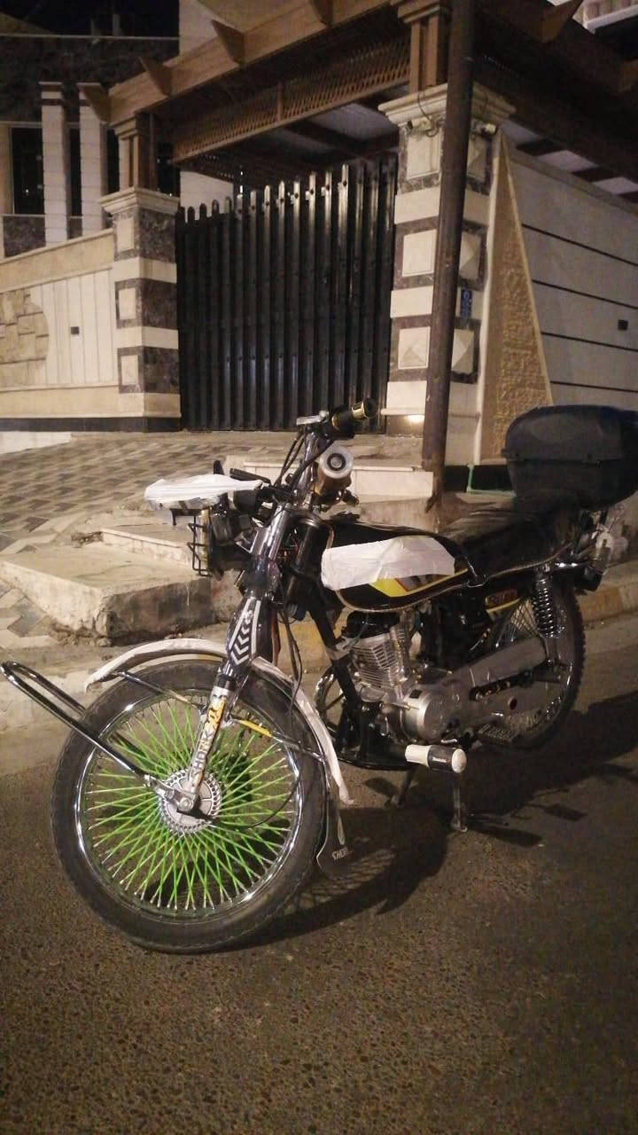 سلام عليكم درجة للبيع اربعه كير جديده محرك ممفتوح كلها شغاله برغي ما بيها نقص سعر 700 عنوان جغيفي ثانيه الرقم *********** خاص مفتوح
