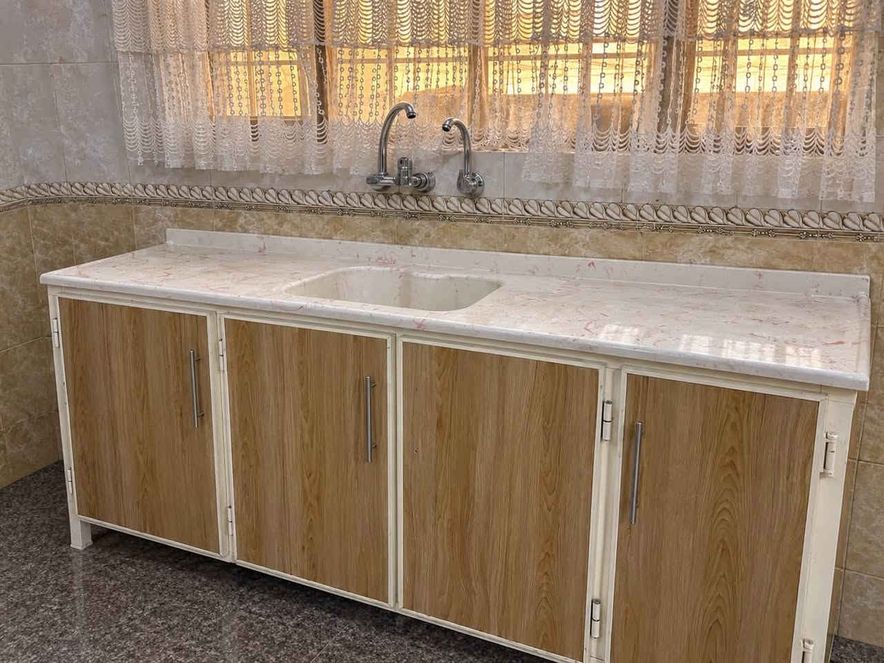 كاونتر المنيوم • نظيف • سنك ١٫٧م