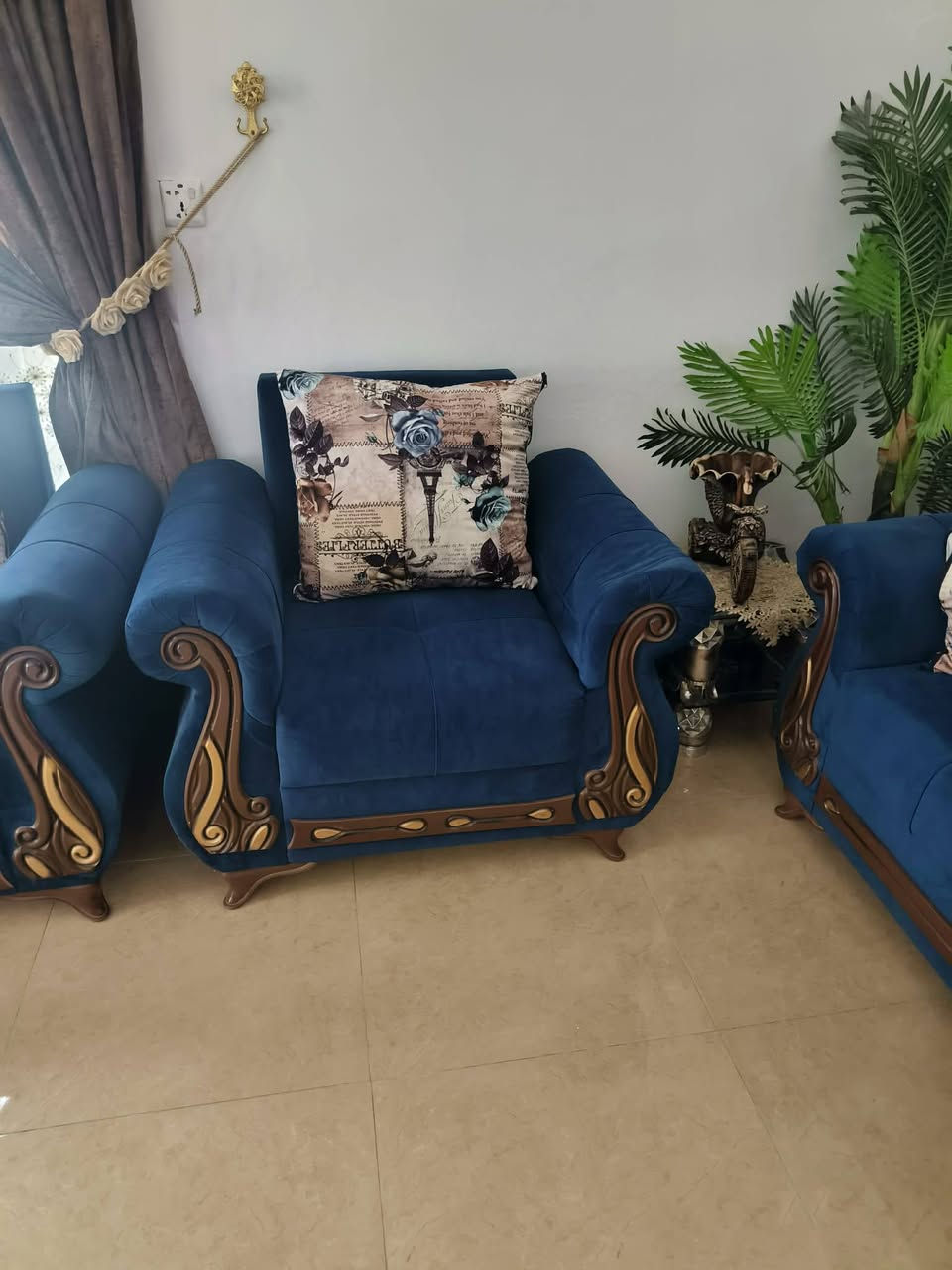 السلام عليكم
السعر ٦٠٠ الف وبي مجال 

تخم ونص للبيع 

ديالى المقداديه

***********
