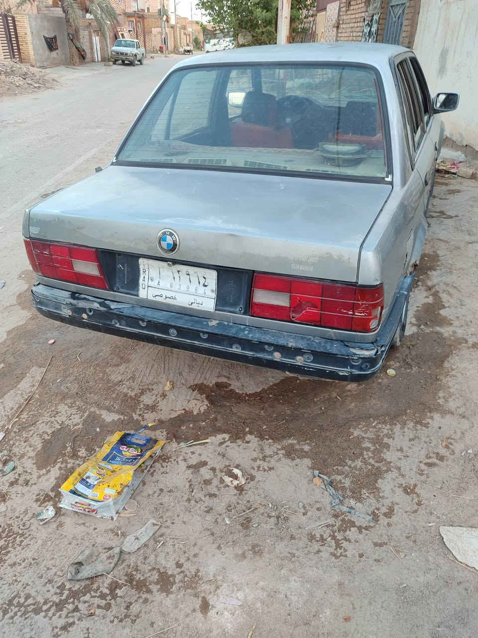 السلام عليكم سياره BM زعره للبيع او المراوس جاهزه شغاله مكينه وكير ونجي ***********
