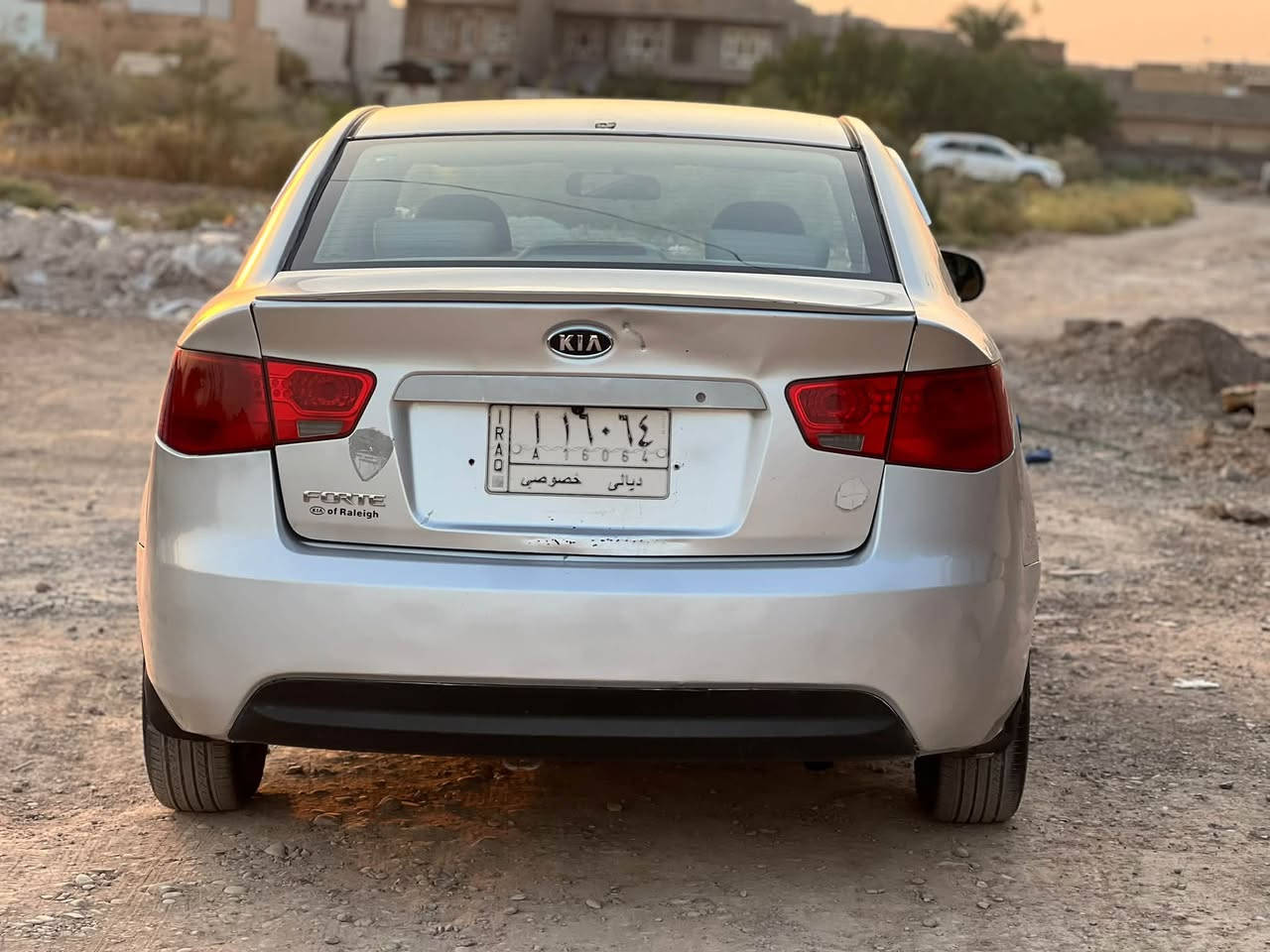 كيا فورتي ٢٠١٠
مكينة ٢٠٠٠ دوش تحويل مباشر حادثهة خلفي والسونار مرفق بالمنشور 
السيارة جاهزة كير مكينة تبريد 
السعر ٧٧ $ 
مكان السيارة ديالى
***********
