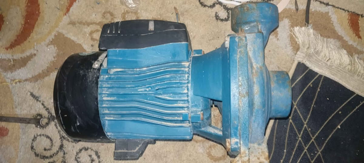 ماطور ماء 2 انج 2 حصان  شغال بدون اي خلل استخدام قليل بدون صوت تجي تفحص وتاخذ سعره 90 مكاني بغداد الشعلة توصيل موجود داخل بغداد بكروة 
*********** بغداد, العراق
