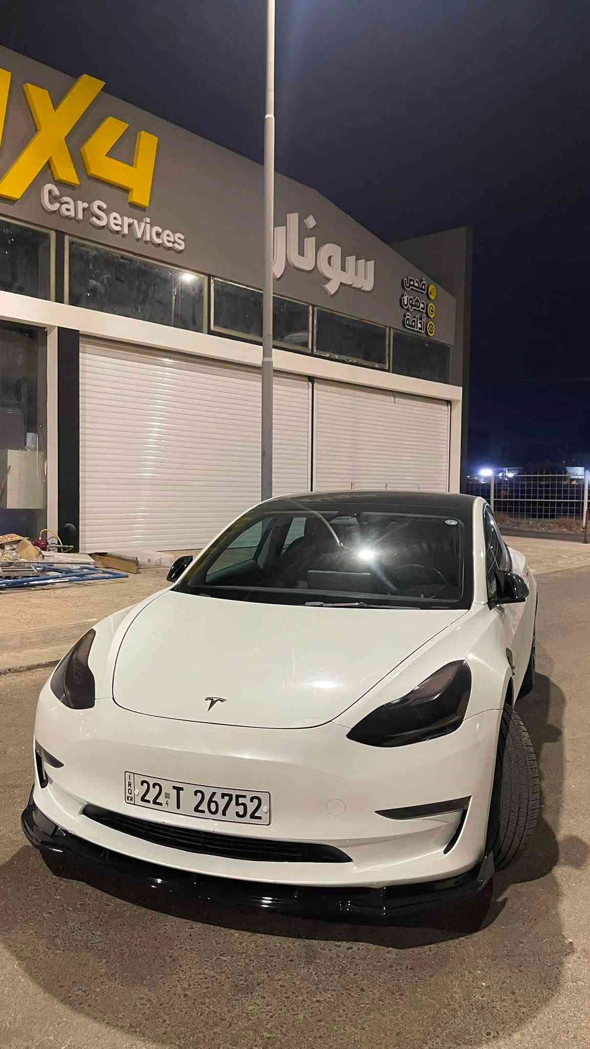 السلام عليكم تيسلا مودل 3 اون لاين 2023 
السياره رقم اربيل باسمي 
تك ماطور 
السياره بيها جاملغين اماميات مبدلات نفس اللون وباب الراكب هم نفس اللون بدون ايرباكات بدون دواخل السياره مابيها ولا مسج ولا كود حيل نضيفه مكاني بغداد 
سعرها 152$
رقمي ***********

نص مكتوب في الصور:
- Meta AI