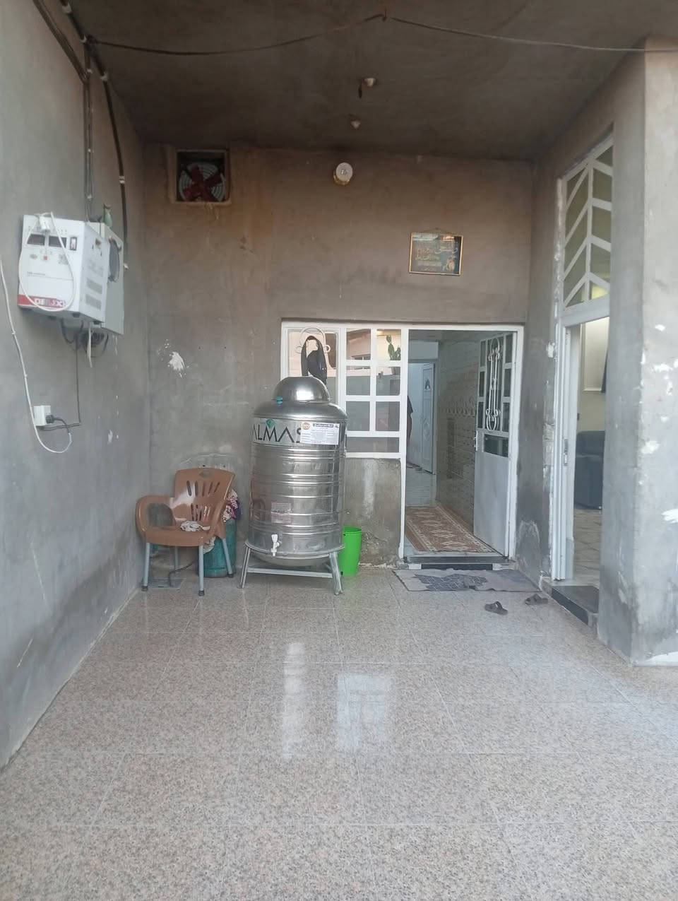 🏡 دار للبيع 
📍الموقع : بهرز ـ حي القادسية ـ قرب اسواق صباح الدليمي 
📐 المساحة : 150م الوجه 7.5 
🧾 زراعي سند 25 
✅ يتكون الدار من طابقين 
1️⃣ گراج كبير ، أستقبال ، مطبخ ، صالة ، غرفتي نوم 
دورتي مياه
2️⃣ 3 غرف نوم ، صالة ، دورة مياه ، بيتونة 

✅ خدمات كاملة( ماء ،مجاري، كهرباء، شارع تبليط ) 

للأستفسار : ***********
