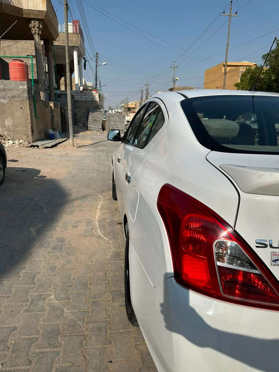 السلام عليكم للبيع نيسان سني هندي بليته زركه موديل ٢٠٢٢ رقم اربيل بيه بارد بلبنيد فقط السعر  ١٠٧ وبيه مجال بسيط للشراي يتصل *********** مكان السياره البصره المعقل
