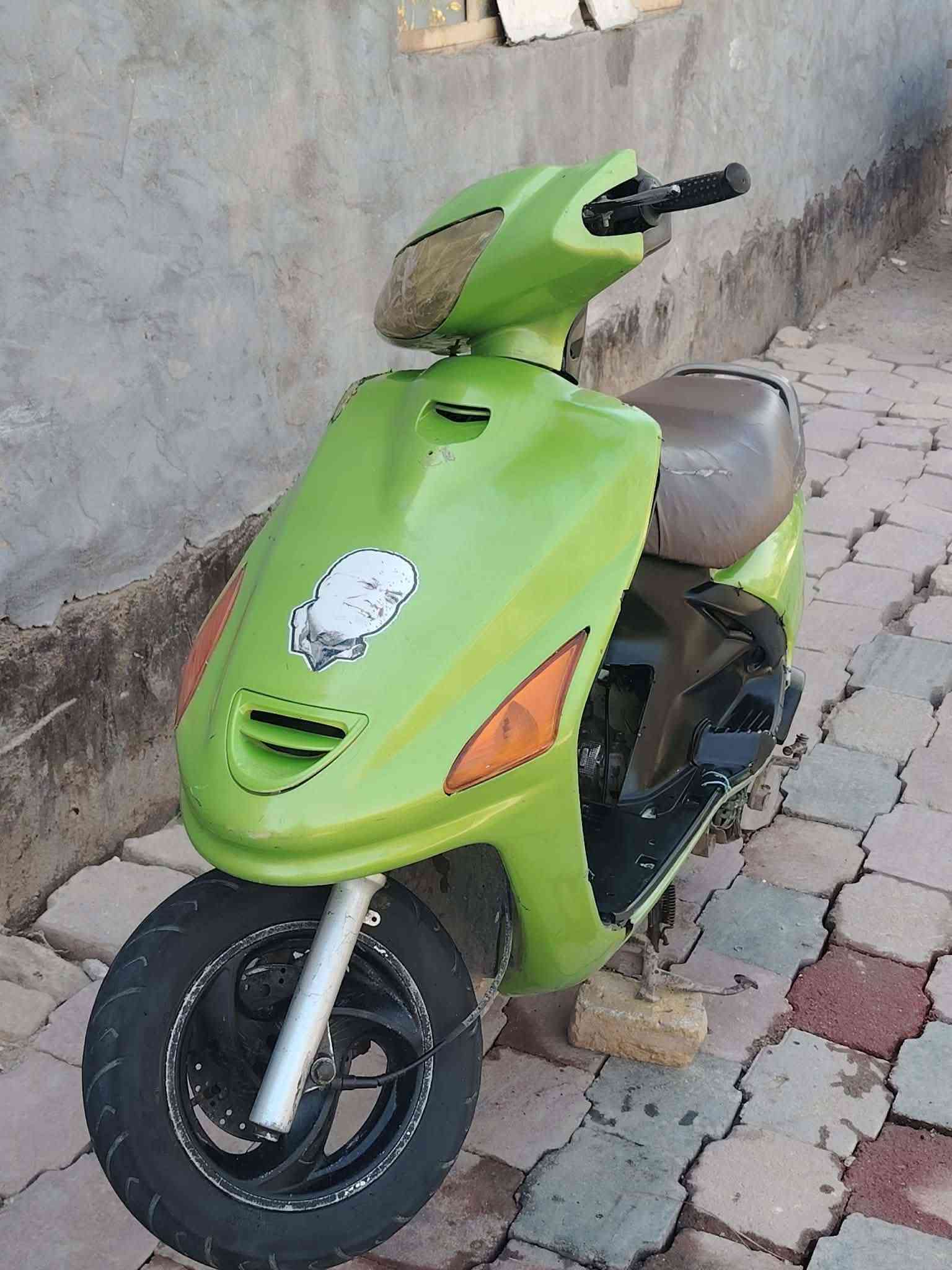 نعيد بسبب جذب
السلام عليكم 
الدراجه توه مجفته شغاله سلف هندر هورن باتري جديد دراجه بيه كسور بل كفرات 
شراي ***********
سعر 250
