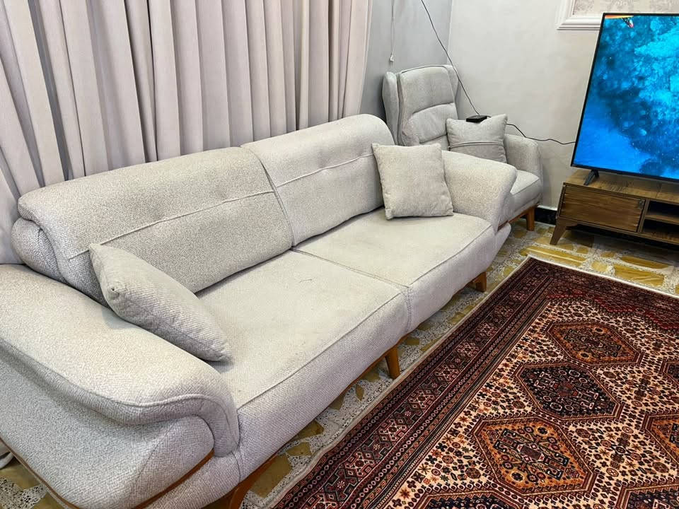 تخم مودرن نضيف جدا للبيع
استعمال شهر واحد فقط رايده ب ٧٥٠ التواصل على هذا الرقم ***********
