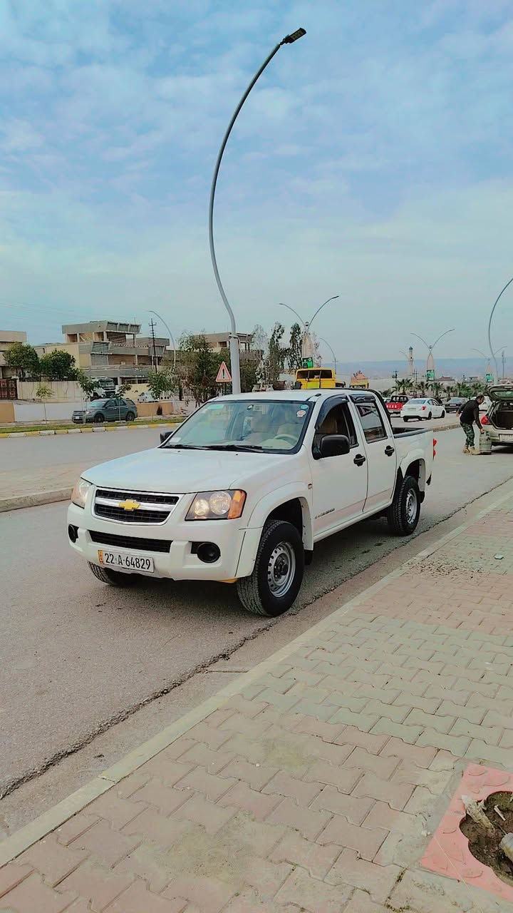 شۆفرلێت کۆلۆرادۆ ٢٠٠٩
مەکینه گەوره دەبل اکسل 
سەنەوی نوێیه 
بێ سبوغ 
چوار تایەی نوێ 
***********
