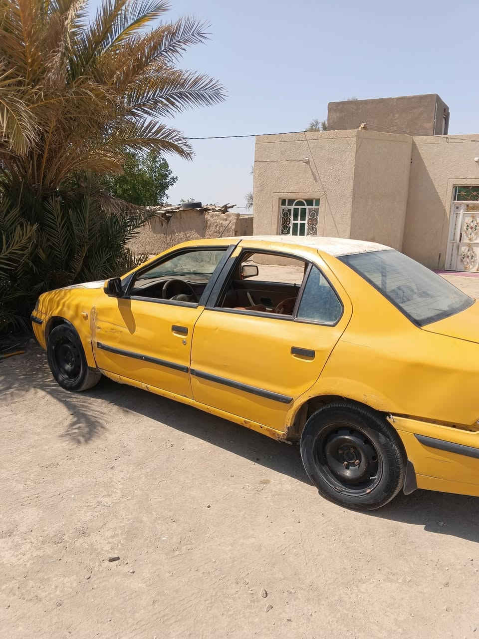 السلام عليكم
سمند 2011 كير مكينه مكفولات شرط 
السياره خير من الله مضبطها على ايدي بس بيها خياسات شوفت عينك لأن چانت مهمله مشموره فوك 6 اشهر وصارت بيها خياسات 
هيئه وغرامات مالك علاقه بيها اني اصفرها من تداور مطلوبه 90 الف 
السعر 16 وبيها مجال السماوه الوركاء ***********
واتساب ***********
