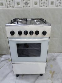 طباخ إيطالي كله شغال والفرن شغال (الفرن يشتغل مزدوج او منفرد حسب الرغب...