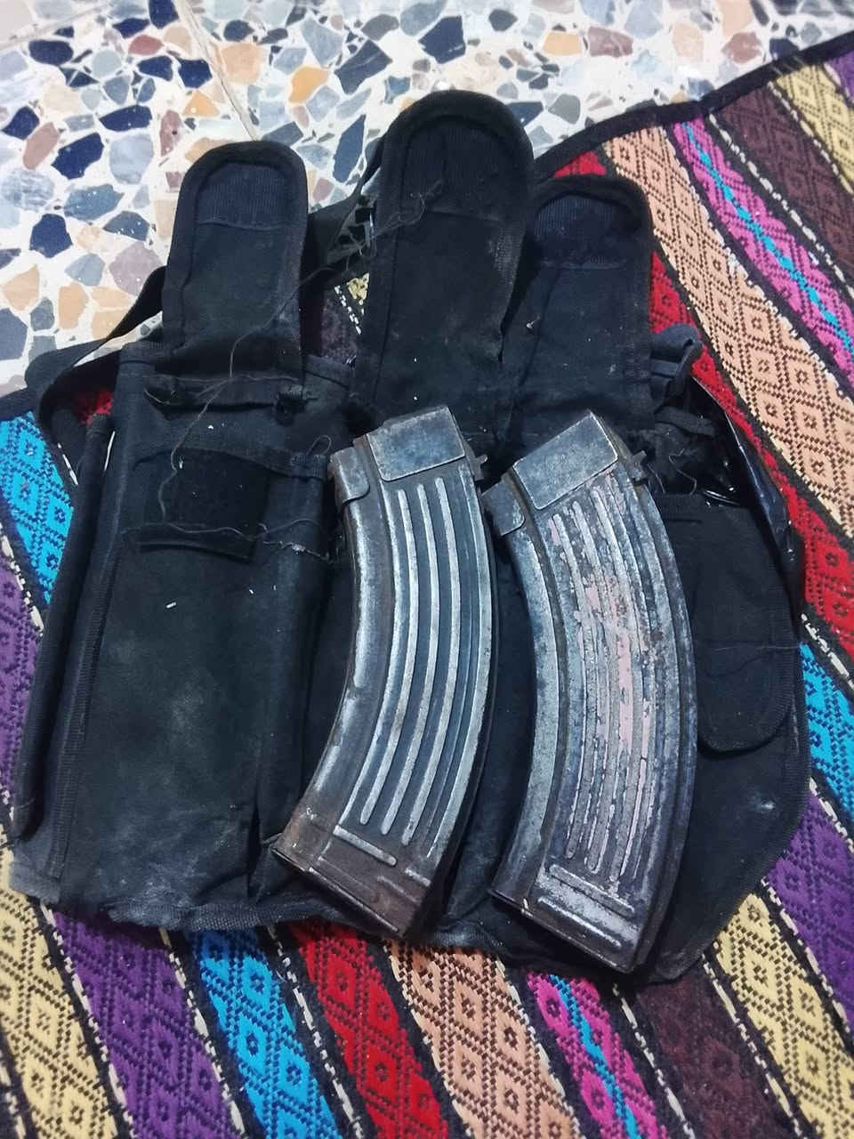 السلام عليكم خوان مشرار ملابس سعره 15 قفص طيور حب طول 100 رتفاع 170 سعره 25 شواجير نص وجعبه سعر شاجور 25 بخدمتكم تواصل ع ***********
