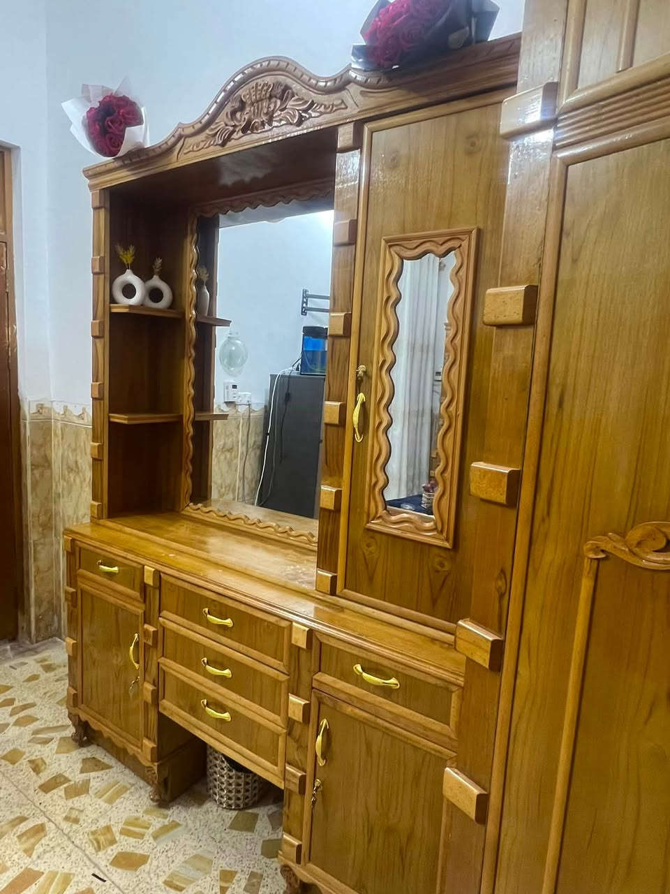غرفه نوم جديده للبيع مكلف بالنشر السعر مليونين قفل
***********
