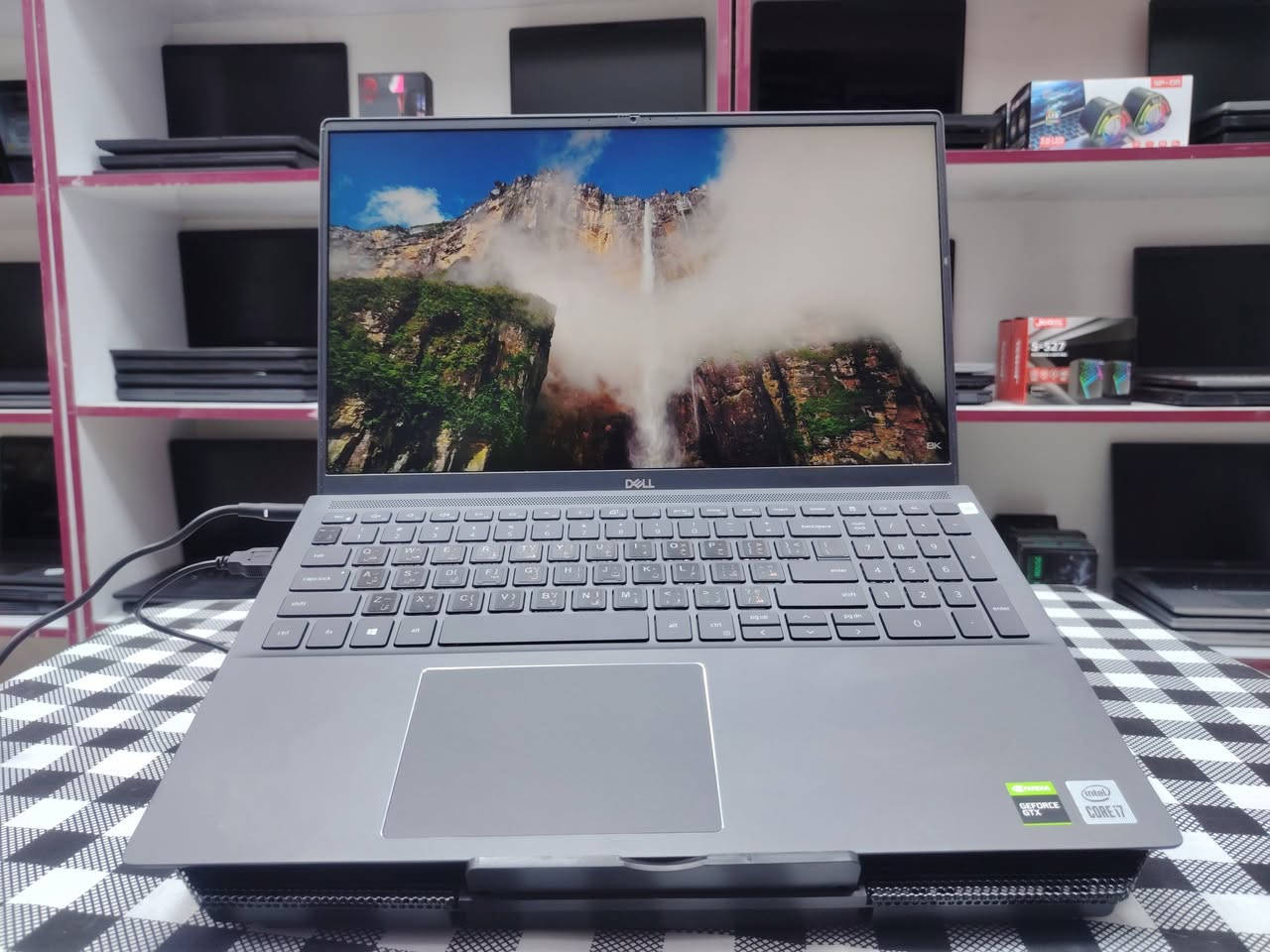 🔥 Dell Vostro 7500 – أداء قوي للألعاب، التصميم، والمونتاج
💻 المواصفات:

- Core i7 الجيل العاشر H
- RAM: 16GB DDR4
- SSD: 512GB M.2
- Intel UHD Graphics
- NVIDIA GeForce GTX 1650 Ti 4GB
- شاشة 15.6" FHD (1920×1080)

💰 السعر: 750,000 دينار فقط

📦 المتوفر: قطعتين فقط.

📍 العنوان: بغداد – الأمين الثانية – شارع النواب

📱 واتساب: ***********

🎥 📸 ما متأكد من حالة اللابتوب؟

لا تشيل هم، إنت حدد الجزء اللي تريد تشوفه، وإحنا نصوره إلك بدقة قبل الشراء.

✅ الشاشة
✅ الكيبورد
✅ المنافذ (USB / HDMI وغيرها)
✅ الهيكل والزوايا
✅ البطارية
✅ أي جزء آخر تطلبه

إنت حدد... وإحنا نصورلك. لضمان راحتك وشفافية كاملة قبل الشراء. 🤝
