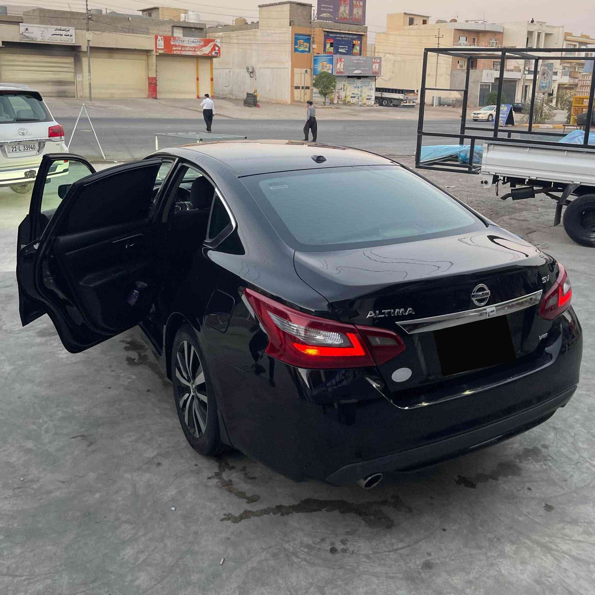 *********** واتس ئاب
📞***********
نیسان ئەلتیما بۆ فرۆشتن 
مۆدێل 2018  SV  ئەمریکی ڕەشی قەتران. گێروو مەکینە بەشەرت. ڕەقەمی سلێمانیە تەحویل بەشەرت شەغال و ڕادارە+کامێرایە سەیارەکە ١٣٠ هەزار ڕۆشتووە+ڕەسمی دەعمەکەیم داناوە تەنها ٣ پارچی بۆیاخە بێ ناوو  ساردیشی نیە سەیارەکە 👍🏻 هەموو گیانی بەشەرت 📦🧿
شوێن : سلێمانی 
سعری : 103 مەجالی زۆر کەمی تیایە💵 السليمانية, العراق

نص مكتوب في الصور:
- Nissan Altima 2018 Black 2.5L vin: 1N4AL3AP8JC261696