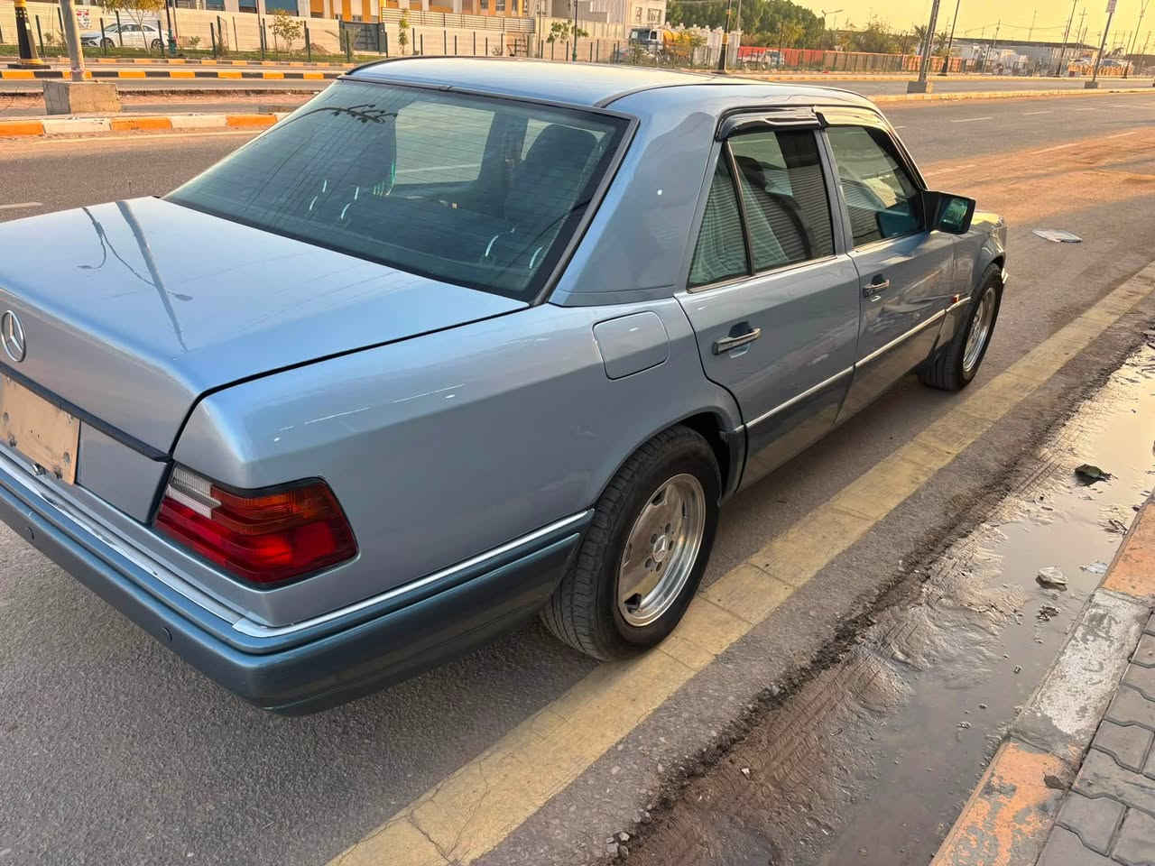 اعلان بيع 🆎

مارسيدس w124  🇩🇪دب 
سياره جاهزه تعمير جديد 
صبغ قماره قبق الجنطه فقط فره كامله مبدله وارد يابان 
غرفه وارد يابان 95 سعفه مخمل كهربائي مع عوازل جديده 
محرك خراطيم m104  تحويره كامله  
تبريد ثلج 
كهربائية شغاله وكامله 
سلايت جديد وارد 
تخم اطار 
حداديه جديده وجاهزه مال بيبي 
تخم سماعات اصليه 

رقم سياره انبار مالك نجف يستلم المشتري سنويه جديده مع لوحات انكليزي 

العنوان / النجف ملحق قريه الغدير 

*********** واتساب 

السعر 90 بي مجال للشراي
