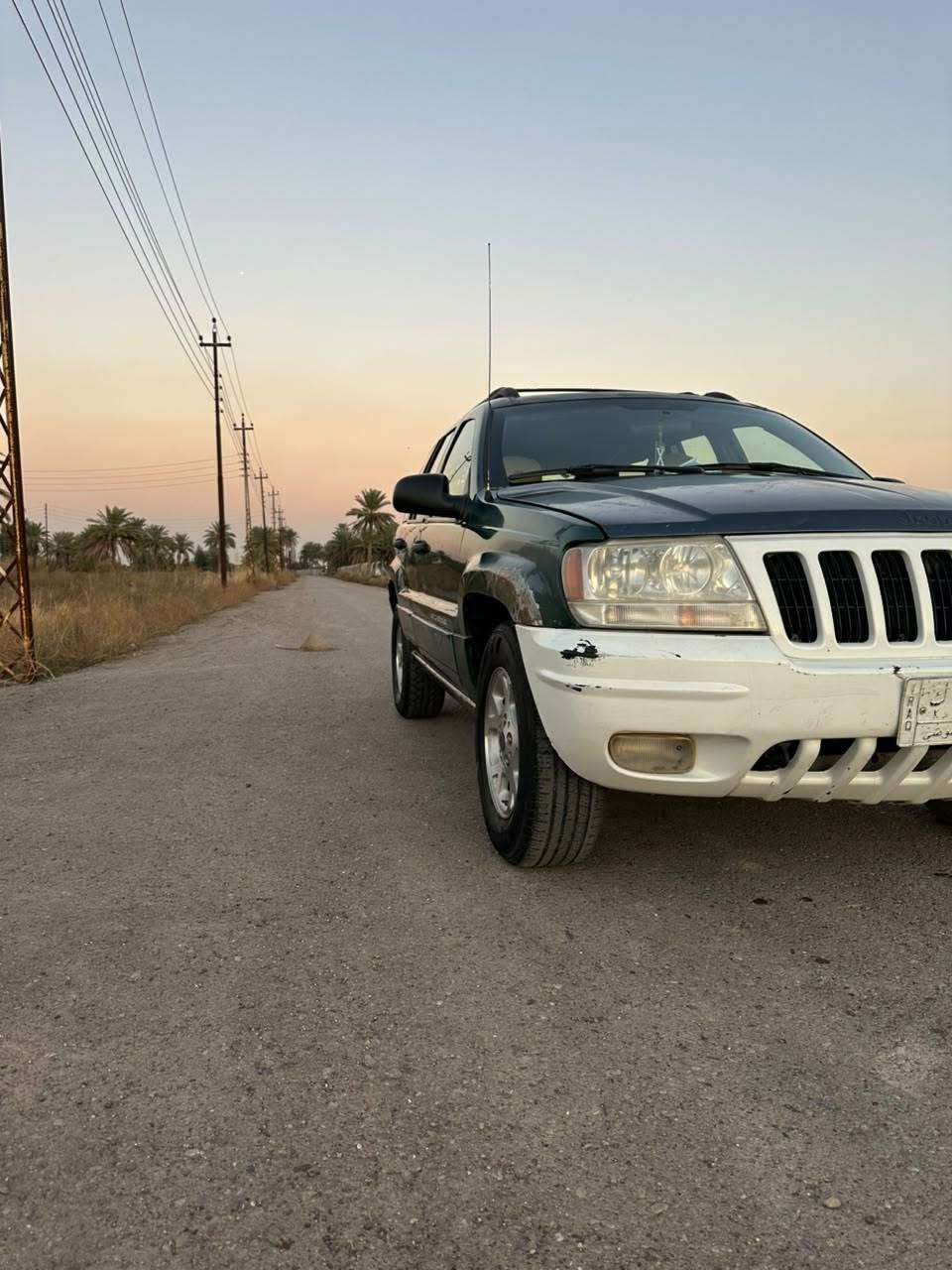 السلام عليكم
السعر 50 $وبي مجال 
 جيب كراند شيروكي بلادي 
موديل 2000
الموصفات 
محرك وكير مكفول 
داخلها خير من الله 
تخم تاير جديد
حادثه بسيط الدعاميه الاماميه وكمبريسر تبريد عاطل فقط 
الاستفسار اكثر اتصل على الرقم 

***********
