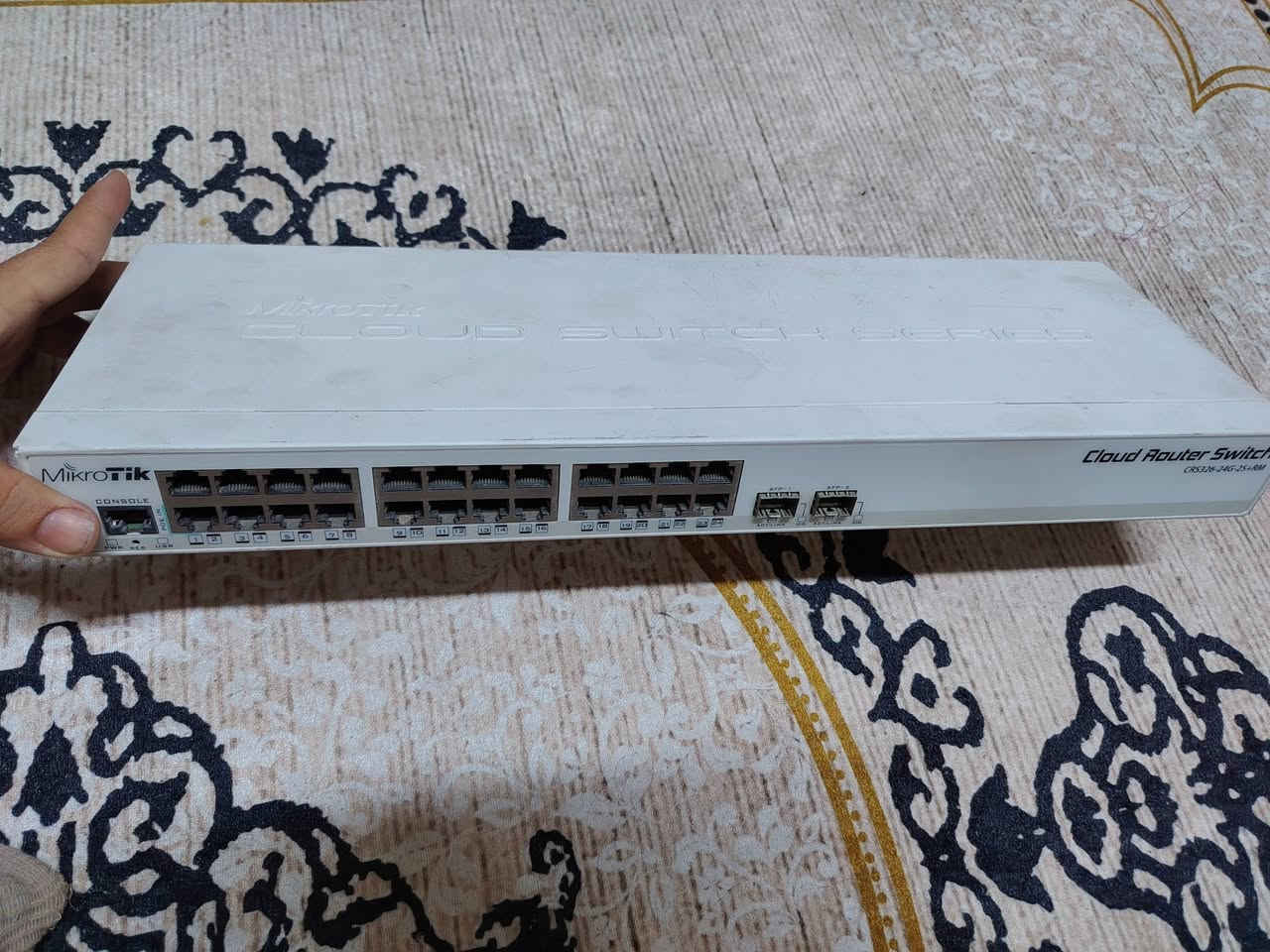 السلام عليكم 
 للبيع هب سويج 3011  استعمال قليل كلش نضيف

 للبيع هب سويج crs 326-24G-2s+Rm

دش ٣٠ للبيع نضيف كلش 
مكاني بغداد العبيدي 
***********
