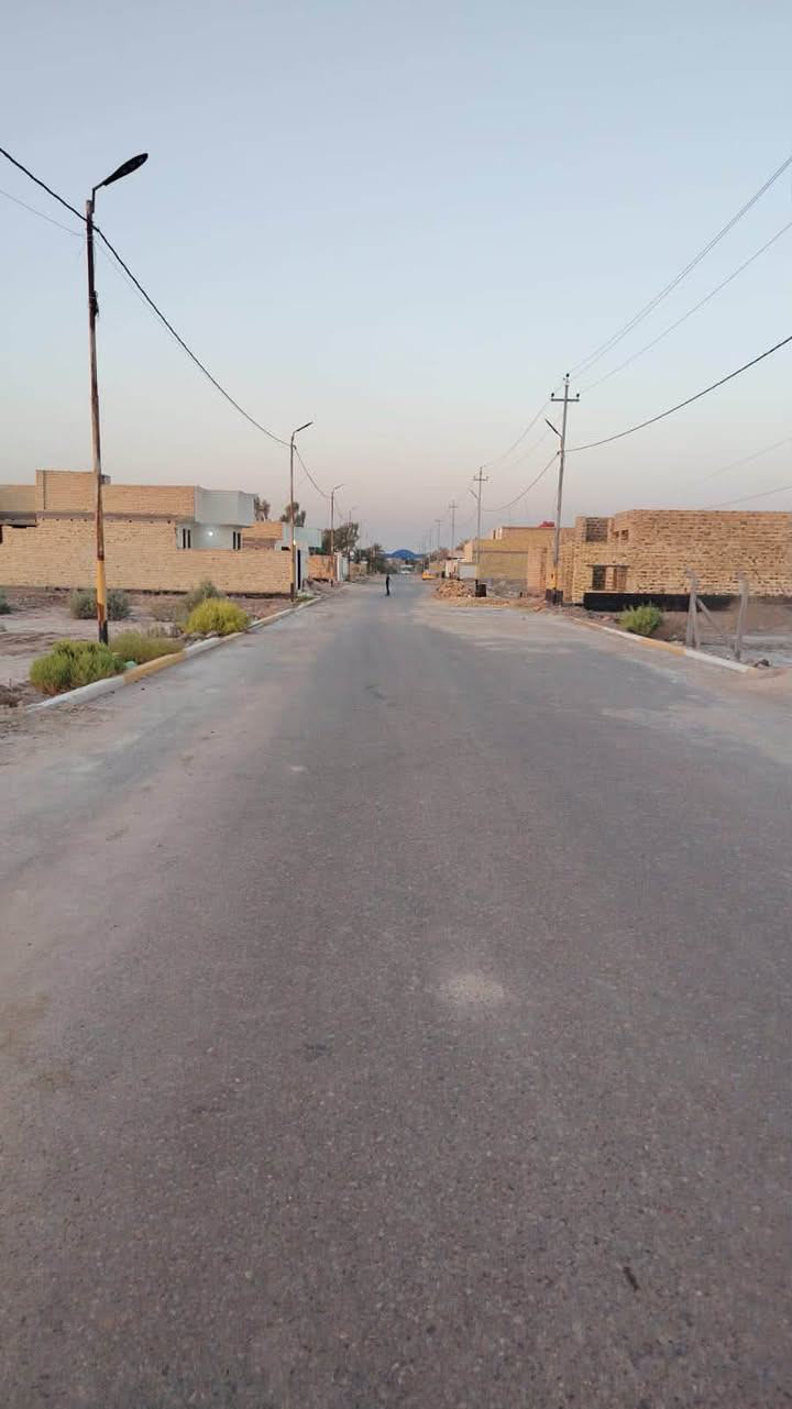 ياالله
هيكل للبيع  / او مراوس حسب القناعه 
لاساس كونكريت السقف عكاده 
المساحه 165 متر.  خريطة البيت حلوه 
غرفه / صاله / استقبل / مناور / صحيات داخليه خارجيه 
العنوان حي لامين  داخل مجمع سعيد  
السعر 40 مليون وبي مجال 

لاستفسار *********** واتساب

