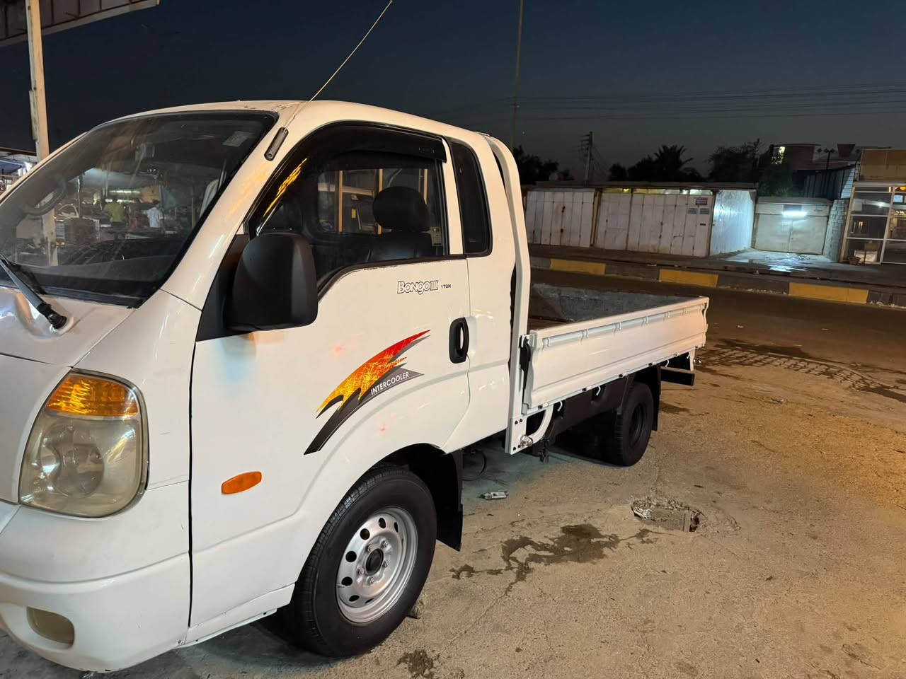 ‏Kia 2008 مكينة مسكر مكينة جديدة ضربة ما بيها سيارة بيها بس الهلال صبغ سعرها 83 وكأنها ***********
